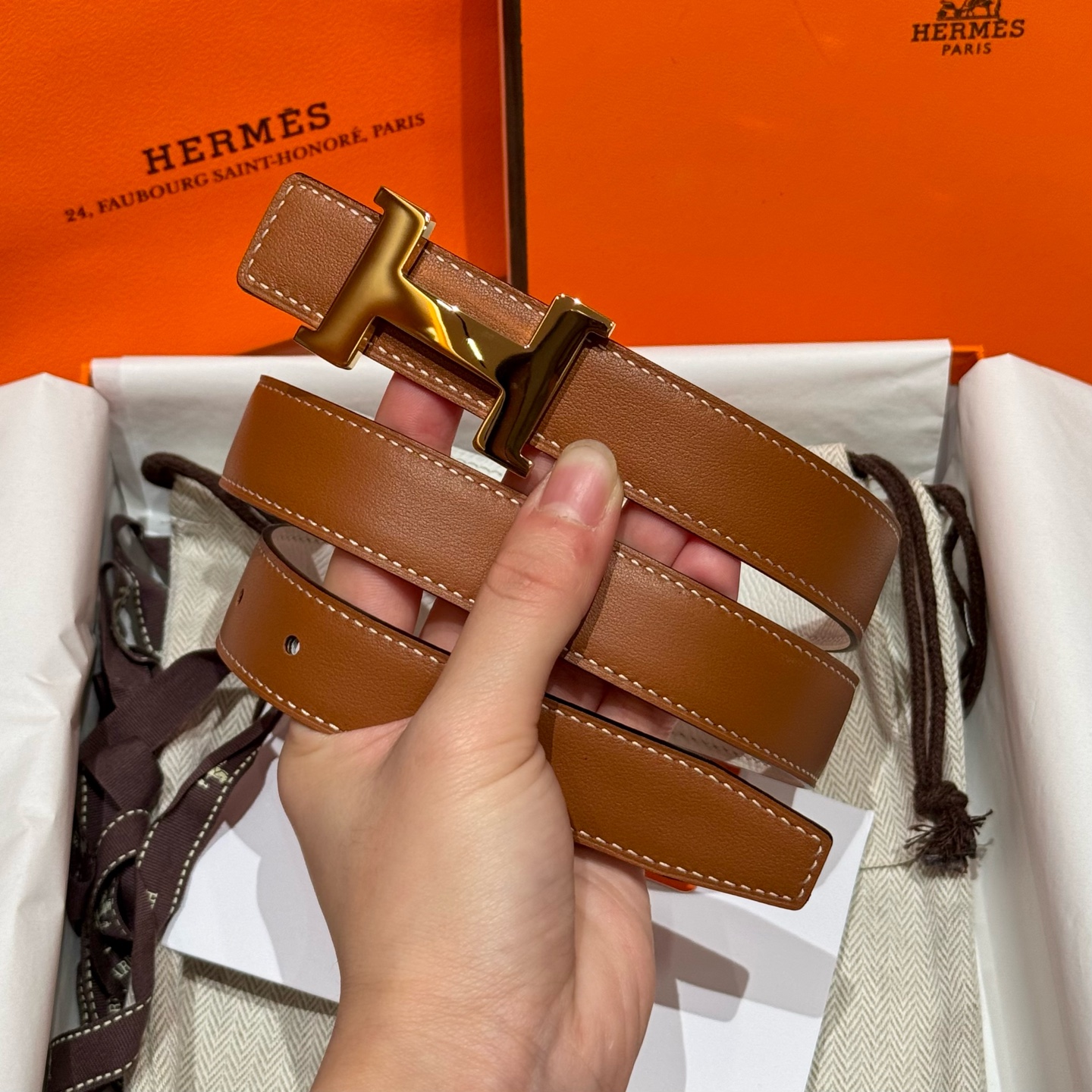 H家 小細腰ベルト おしゃれなスタイリング必須アイテム