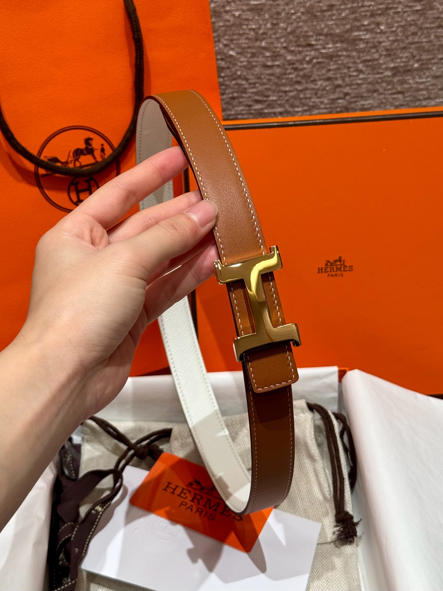 H家 小細腰ベルト おしゃれなスタイリング必須アイテム