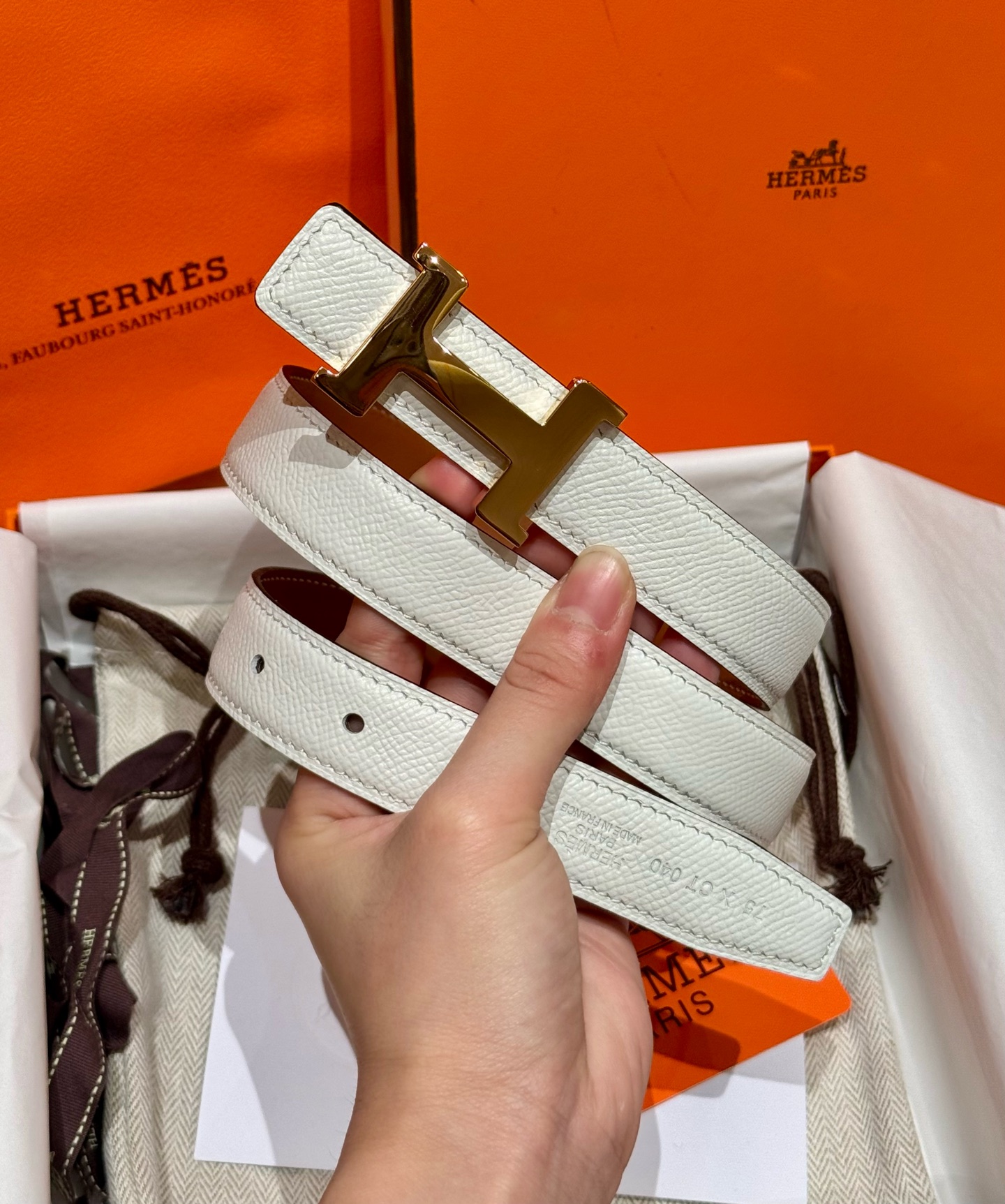 H家 小細腰ベルト おしゃれなスタイリング必須アイテム