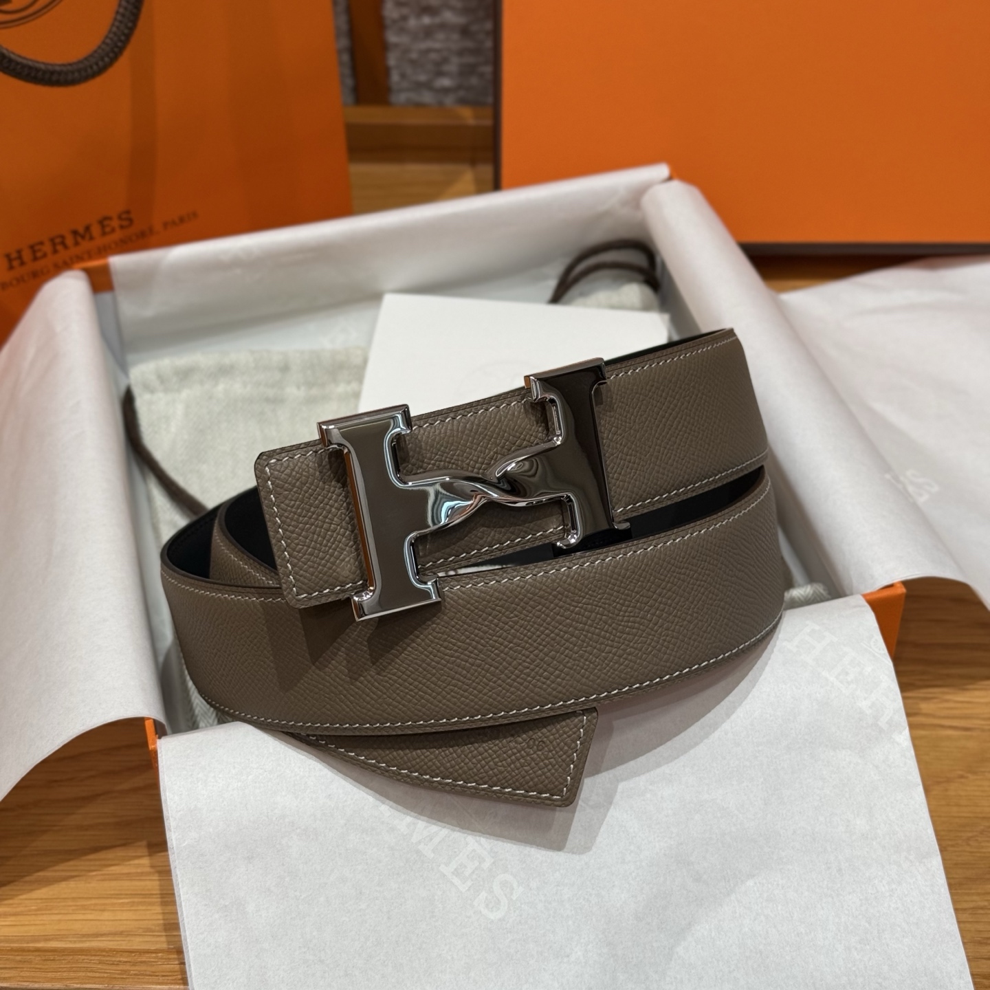 H家男款腰带 - 両面使用可能な洗練されたデザイン