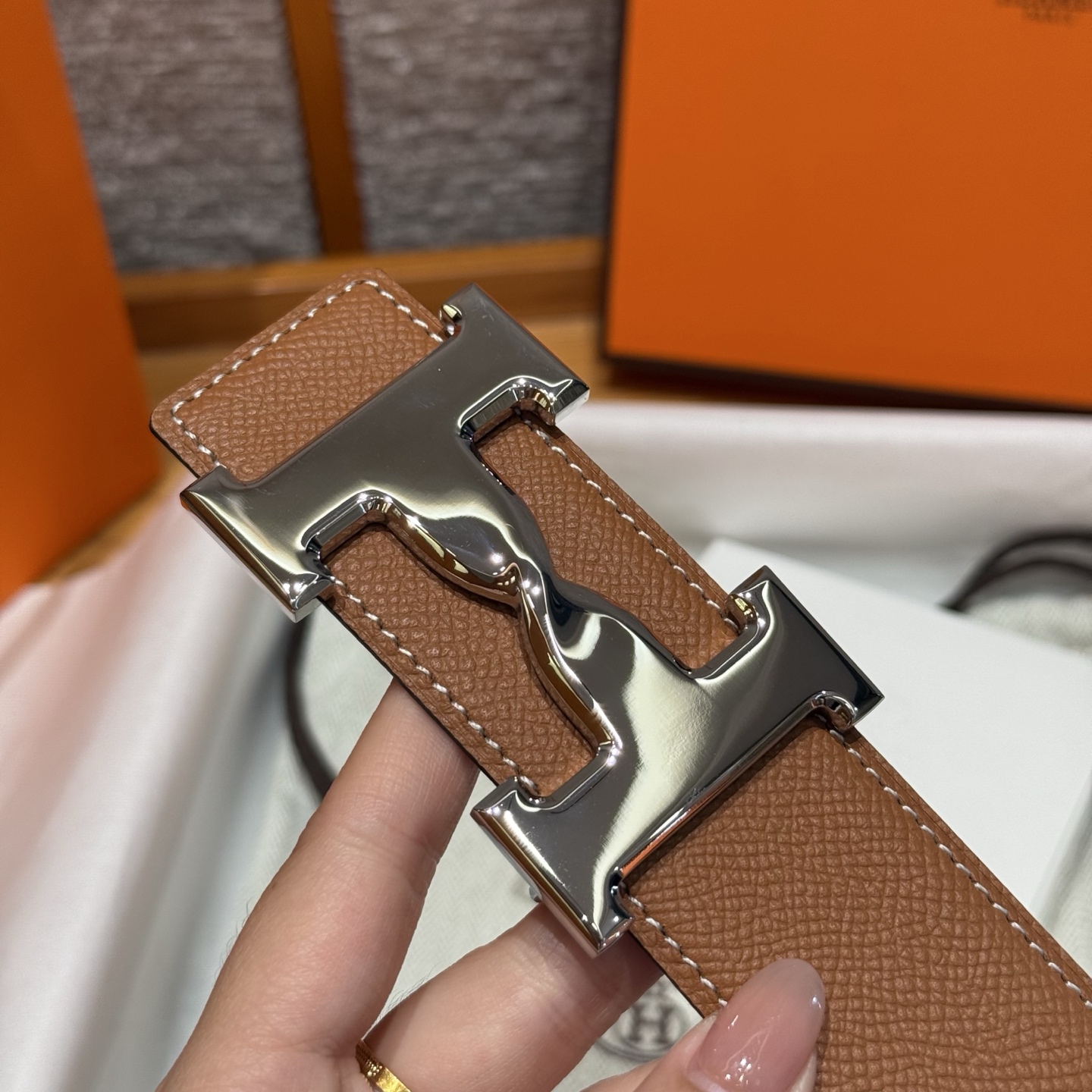 H家男款腰带 - 双面デザインでスタイリッシュなビジネス・カジュアル兼用