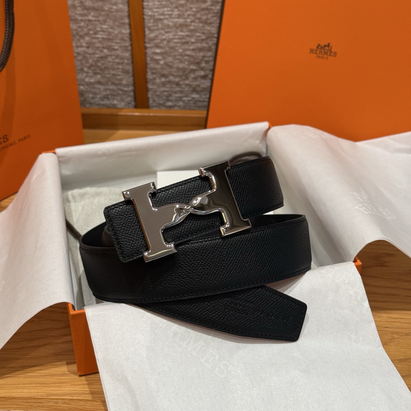 H家男款腰带 - 贅沢で現代的なデザインの両面使用可能