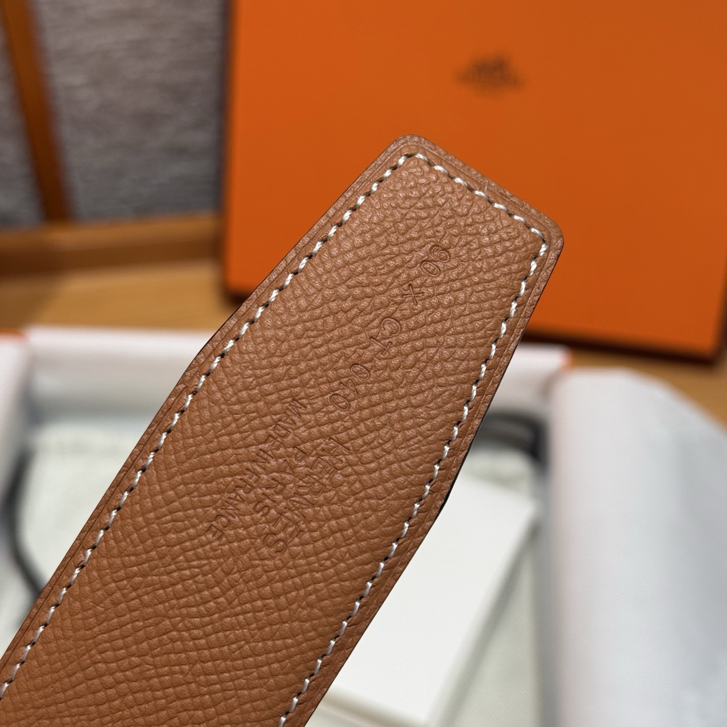 H家男款腰带 - 双面デザインでスタイリッシュなビジネス・カジュアル兼用