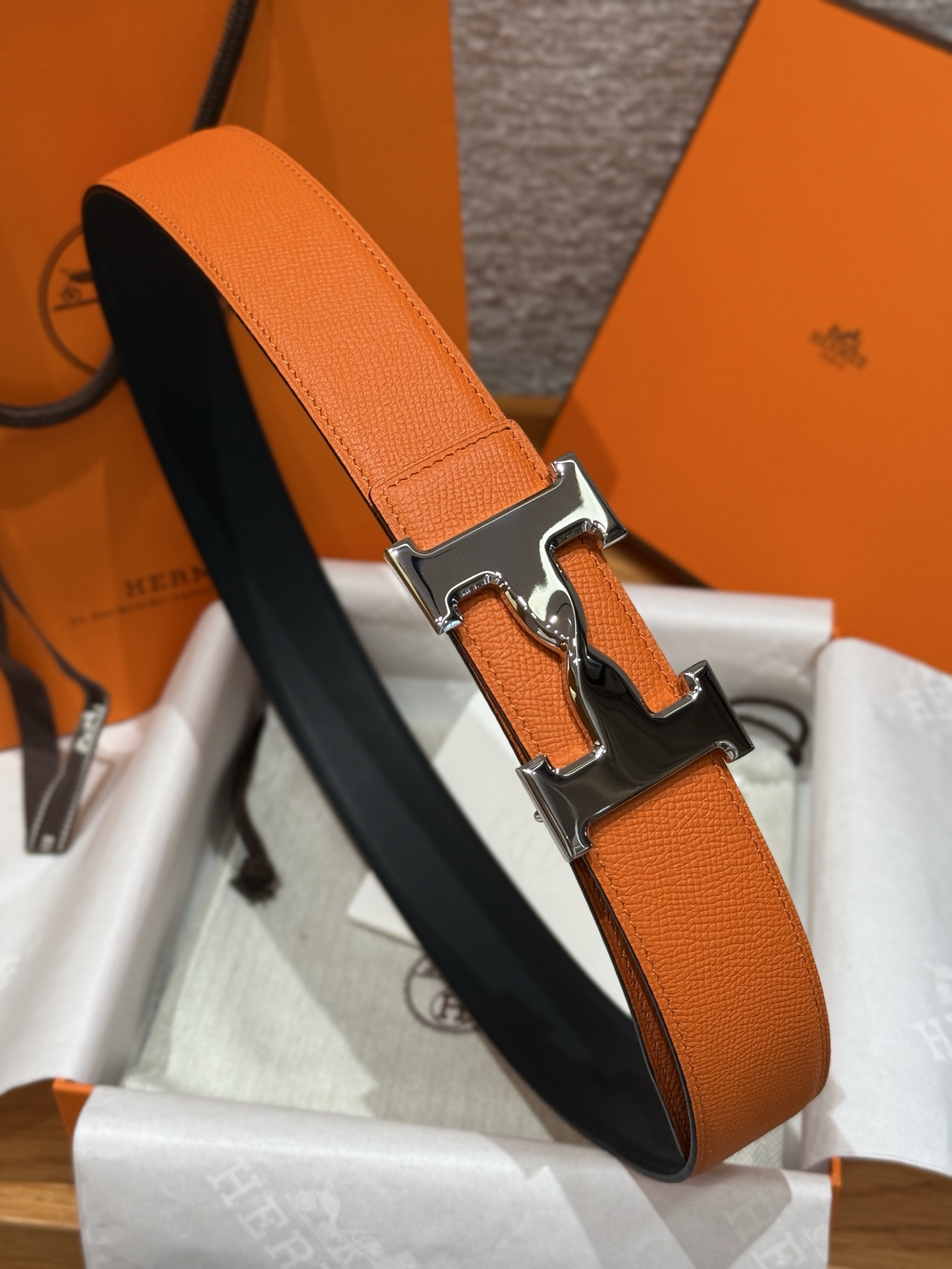 H家男款腰带 - 独具個性と洗練されたデザイン