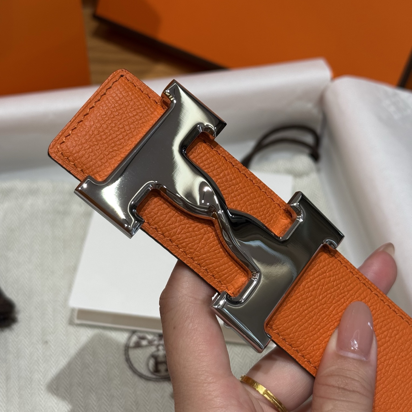 H家男款腰带 - 独具個性と洗練されたデザイン