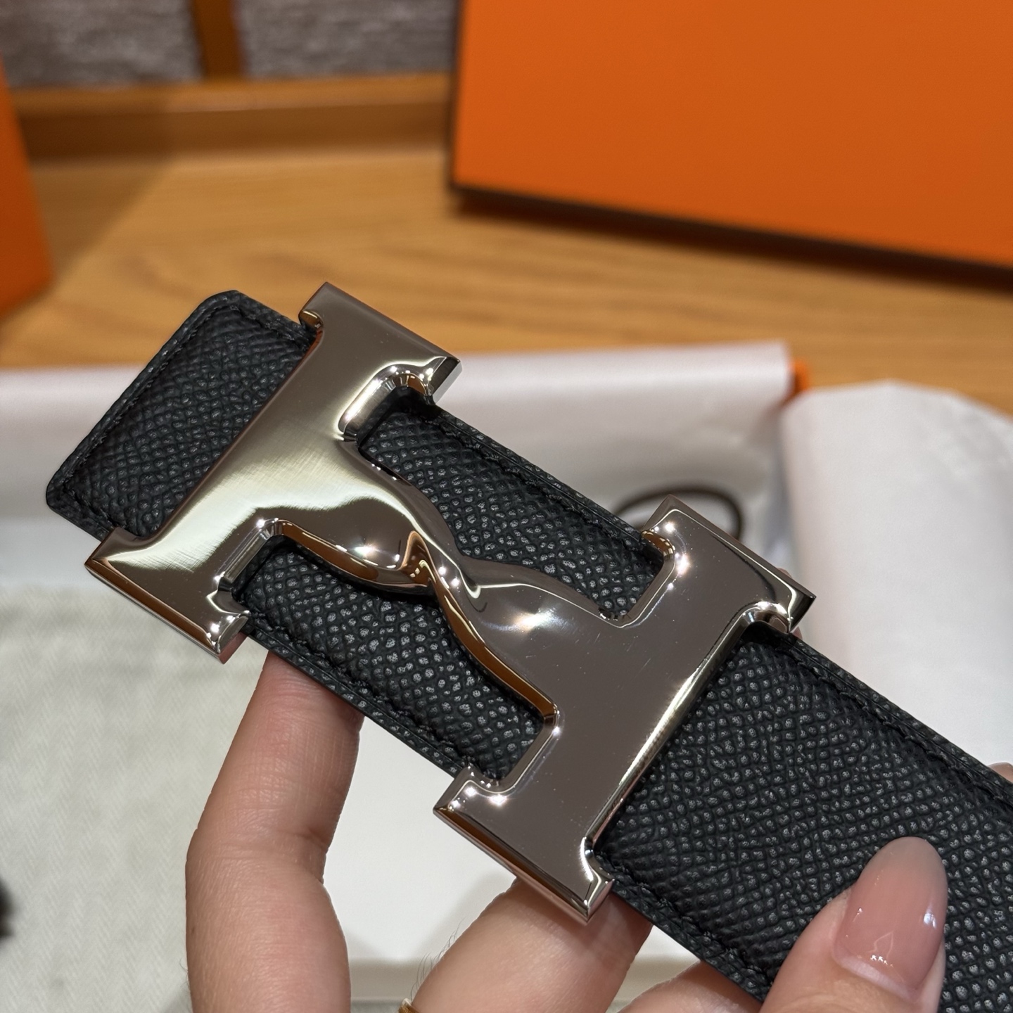 H家男款腰带 - 贅沢で現代的なデザインの両面使用可能