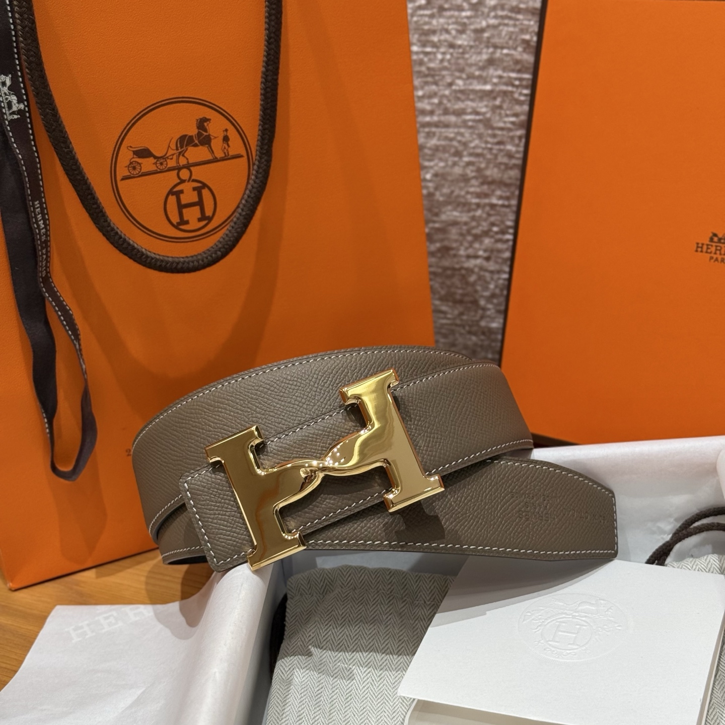 H家男款腰带 - 双面使用の高級感あふれるデザイン