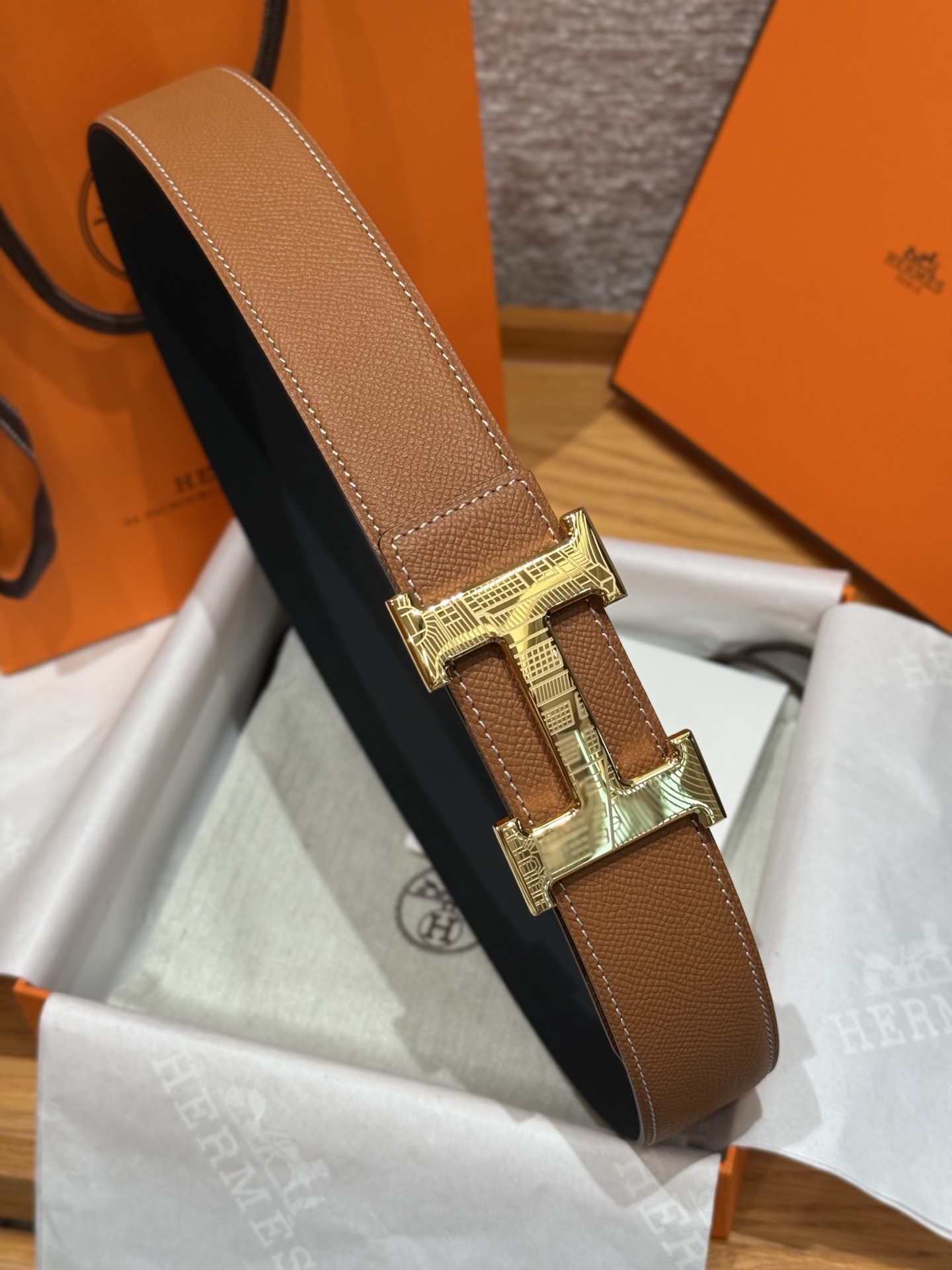 H家Touareg 皮带扣&双面皮腰 - 手工雕刻のユニークデザイン