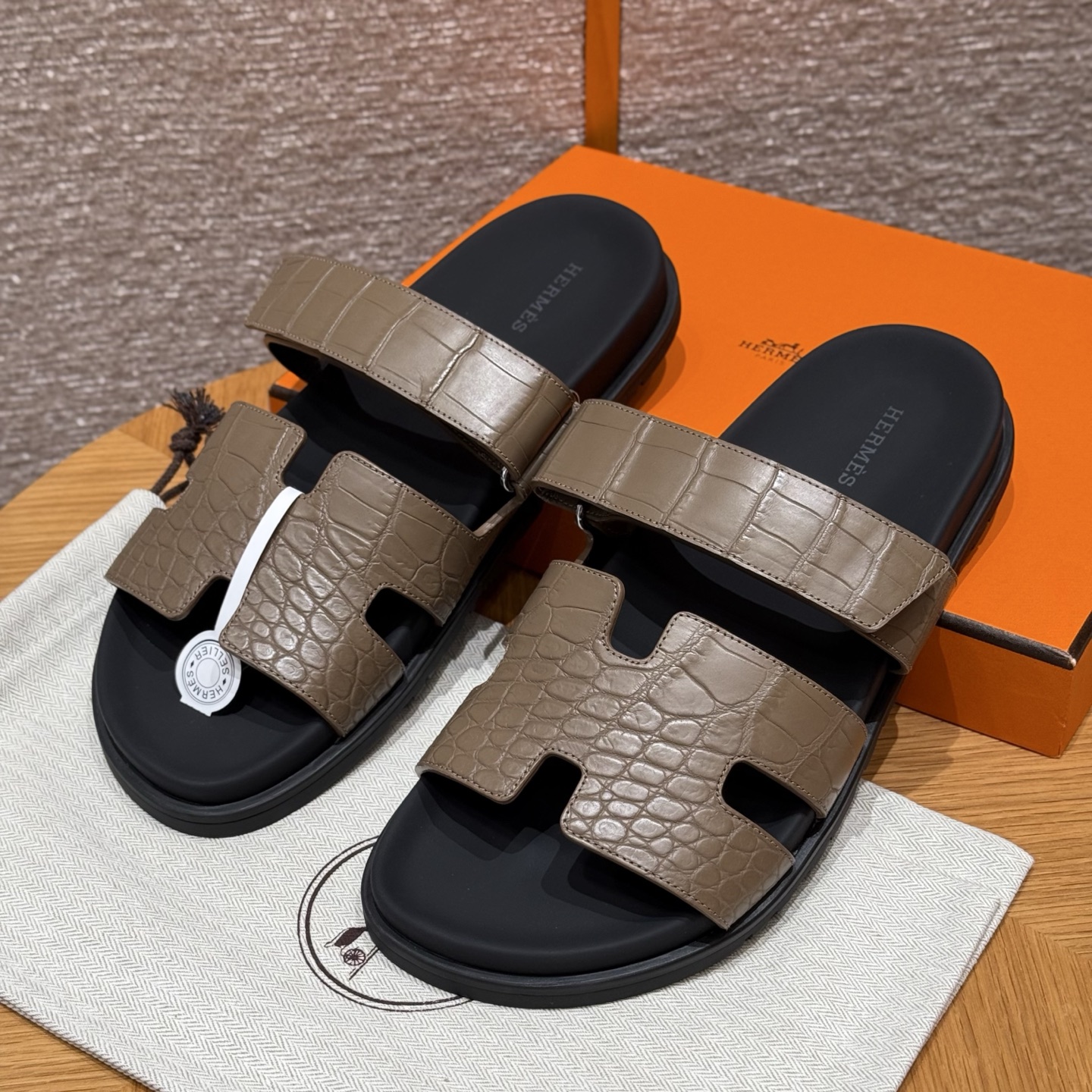 에르메스 시프레 그레이 샌들 레플리카 8409