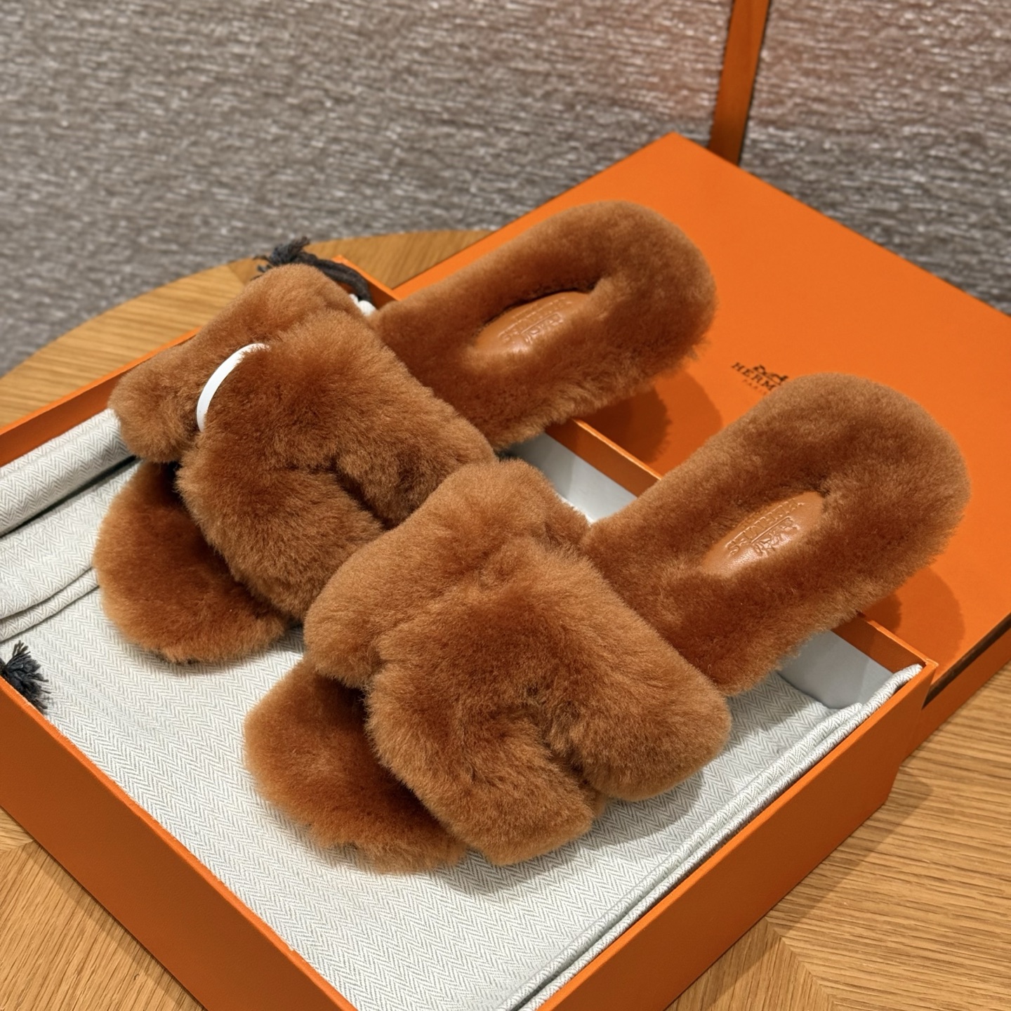HERMES Oran サンダル ムートン レザー レディース 春秋用 ファッション クラシック