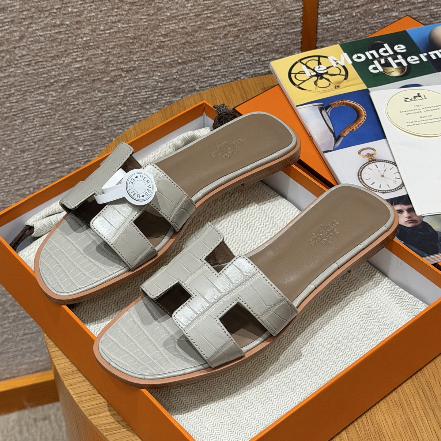 HERMES 🐊 Oran サンダル レディース トングサンダル 春秋用 ファッション クラシック クロコダイルレザー 希少レザー