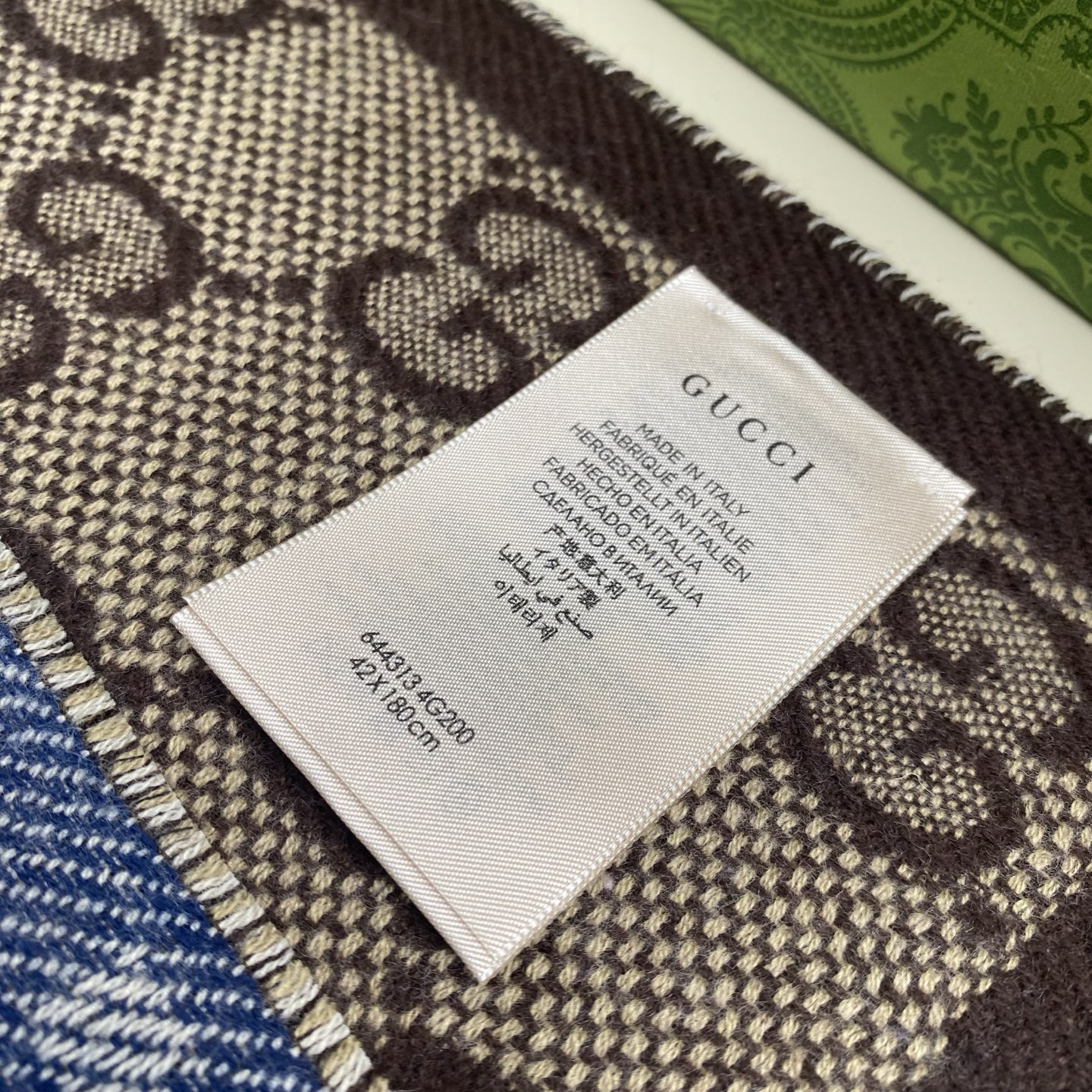  蓝色+棕色
专柜品质‼️双面双色GG图案提花，男女通用，永远都是经典❗️可以用一万年不过时的经典guc