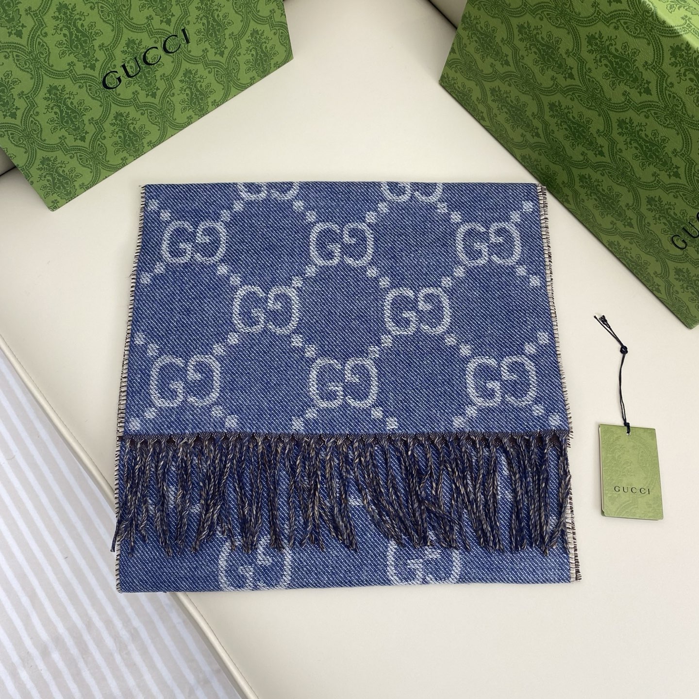  蓝色+棕色
专柜品质‼️双面双色GG图案提花，男女通用，永远都是经典❗️可以用一万年不过时的经典guc