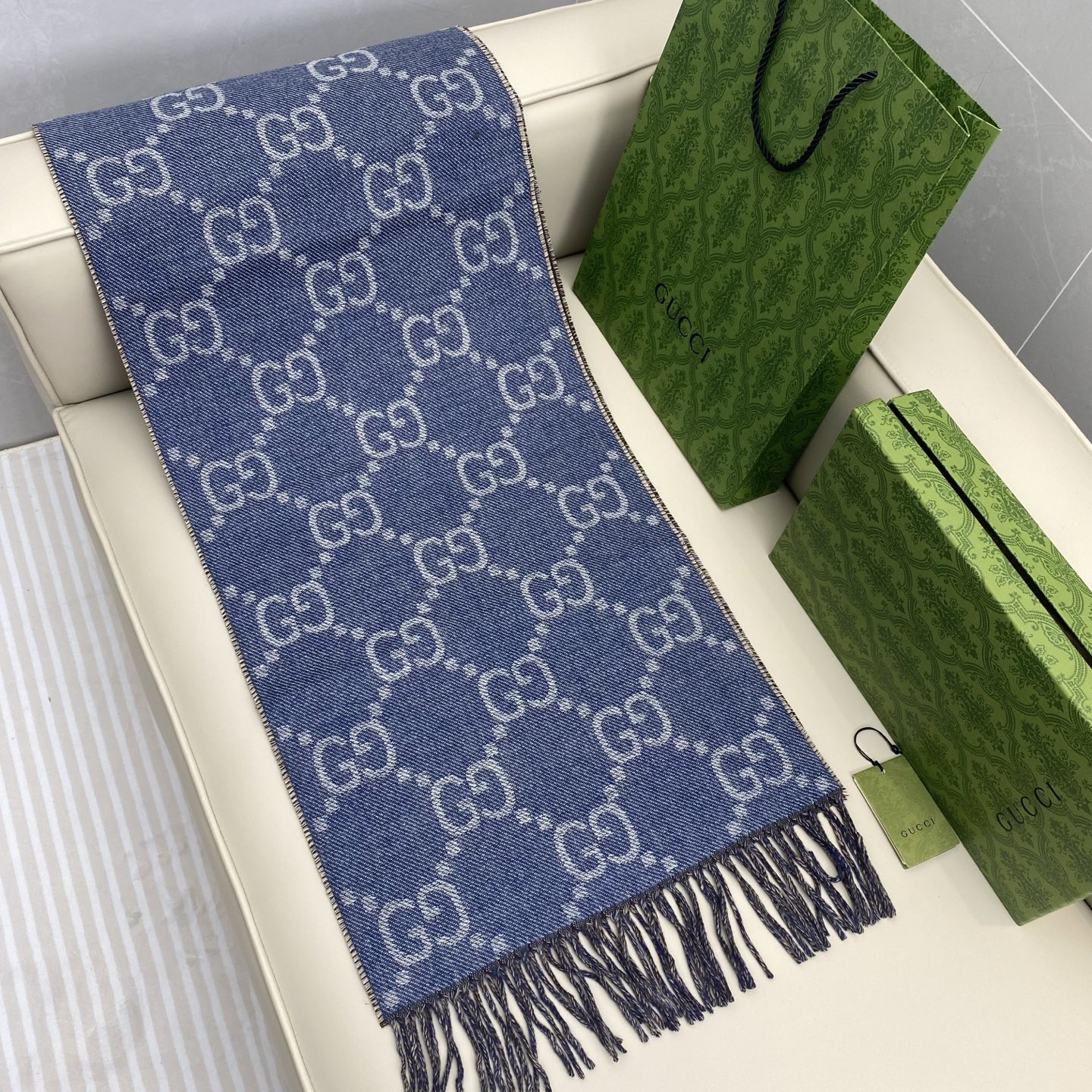  蓝色+棕色
专柜品质‼️双面双色GG图案提花，男女通用，永远都是经典❗️可以用一万年不过时的经典guc