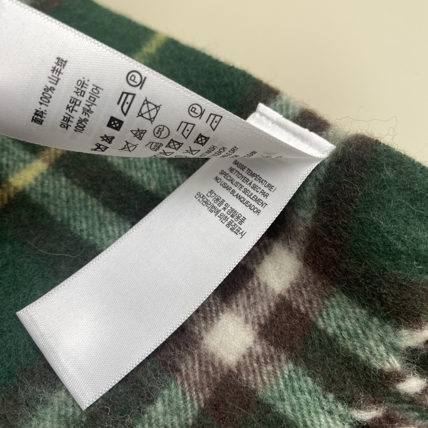  𝐁𝐁𝐫 HaPPy格纹流苏围巾
155*30cm.100%山羊绒
羊绒围巾装饰精纺 Burberry 