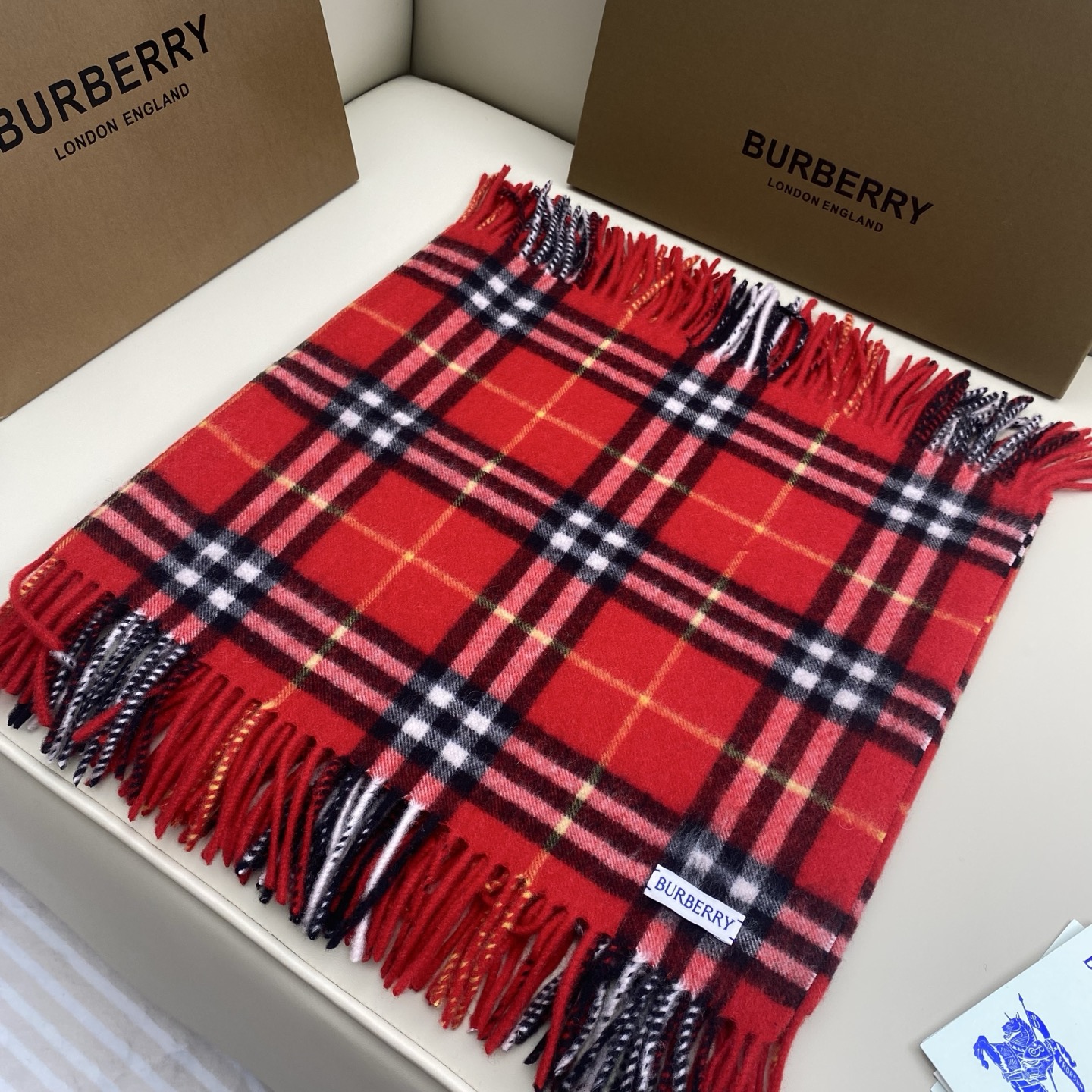  𝐁𝐁𝐫 HaPPy格纹流苏围巾
155*30cm.100%山羊绒
羊绒围巾装饰精纺 Burberry 