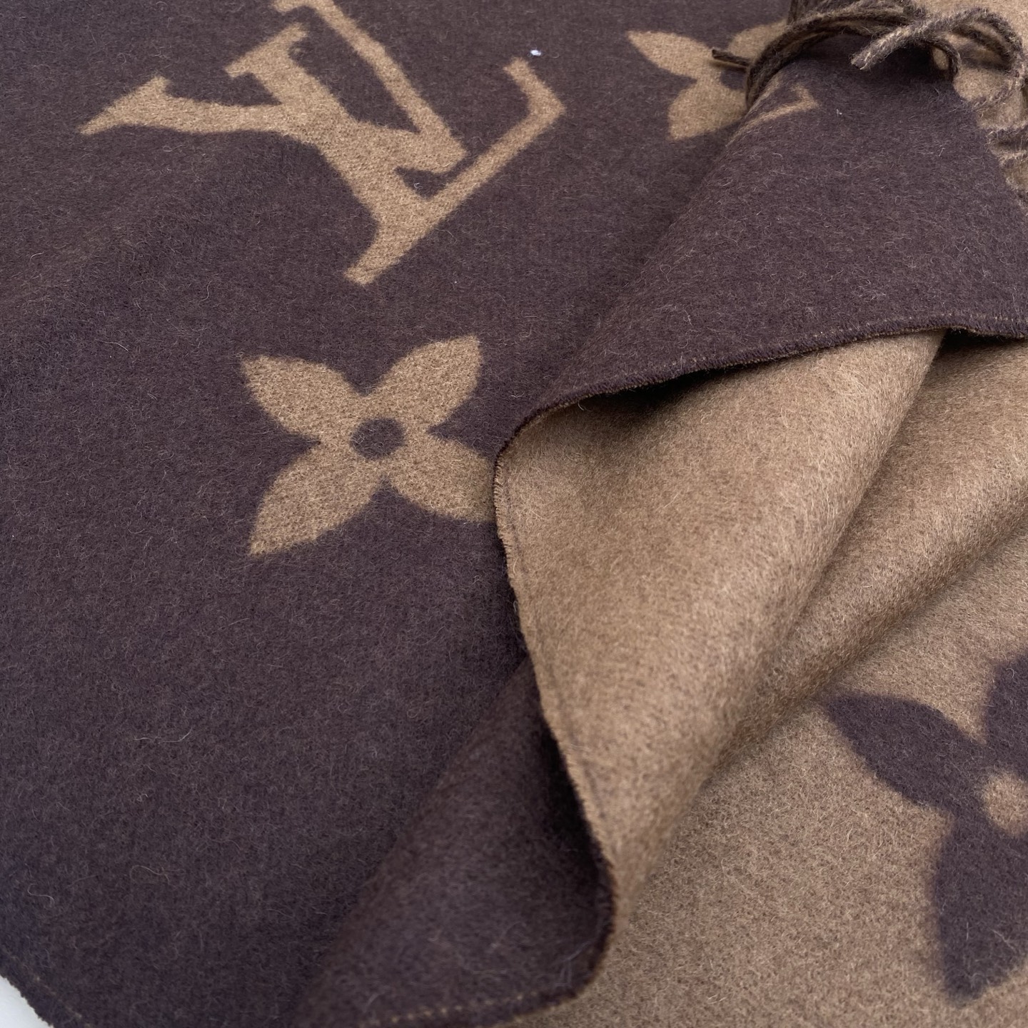  「芯片版」1v双面披肩围巾 190*45cm  100%羊绒 Reykjavik 围巾臻选丰盈羊绒，以