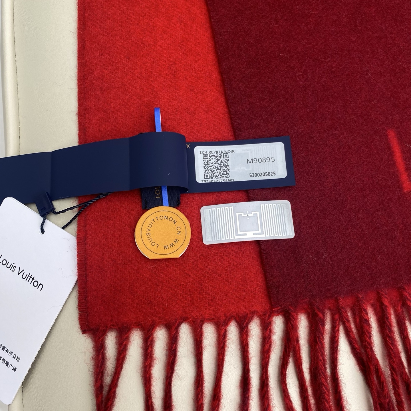  「芯片版」1v双面披肩围巾 190*45cm  100%羊绒 Reykjavik 围巾臻选丰盈羊绒，以