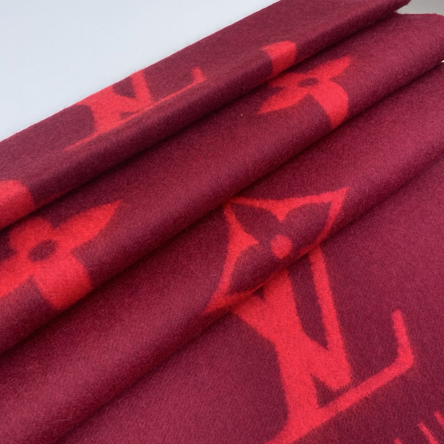  「芯片版」1v双面披肩围巾 190*45cm  100%羊绒 Reykjavik 围巾臻选丰盈羊绒，以