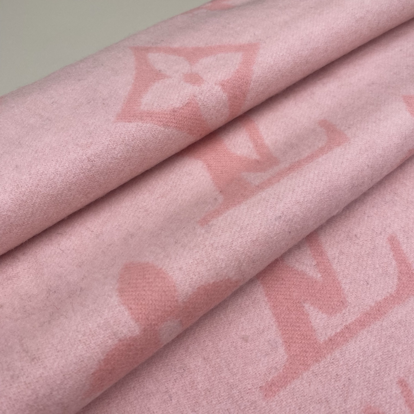  「芯片版」1v双面披肩围巾 190*45cm  100%羊绒 Reykjavik 围巾臻选丰盈羊绒，以