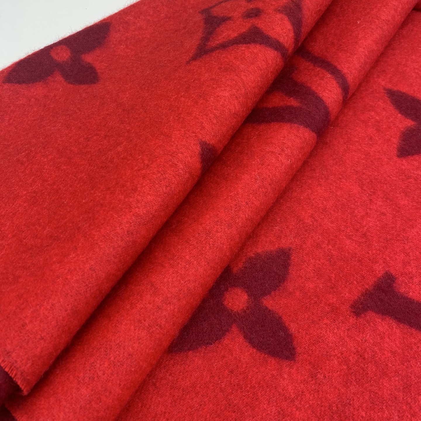  「芯片版」1v双面披肩围巾 190*45cm  100%羊绒 Reykjavik 围巾臻选丰盈羊绒，以