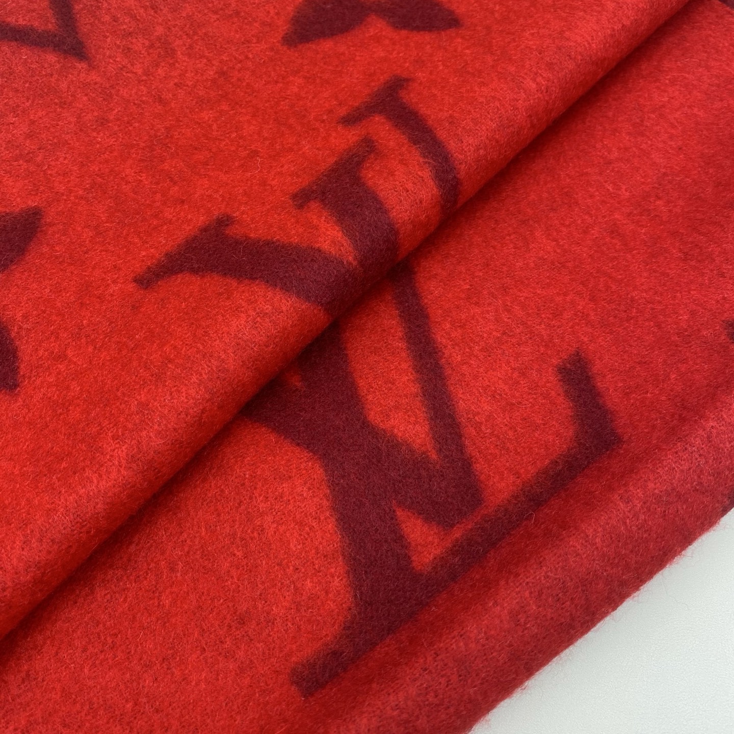  「芯片版」1v双面披肩围巾 190*45cm  100%羊绒 Reykjavik 围巾臻选丰盈羊绒，以