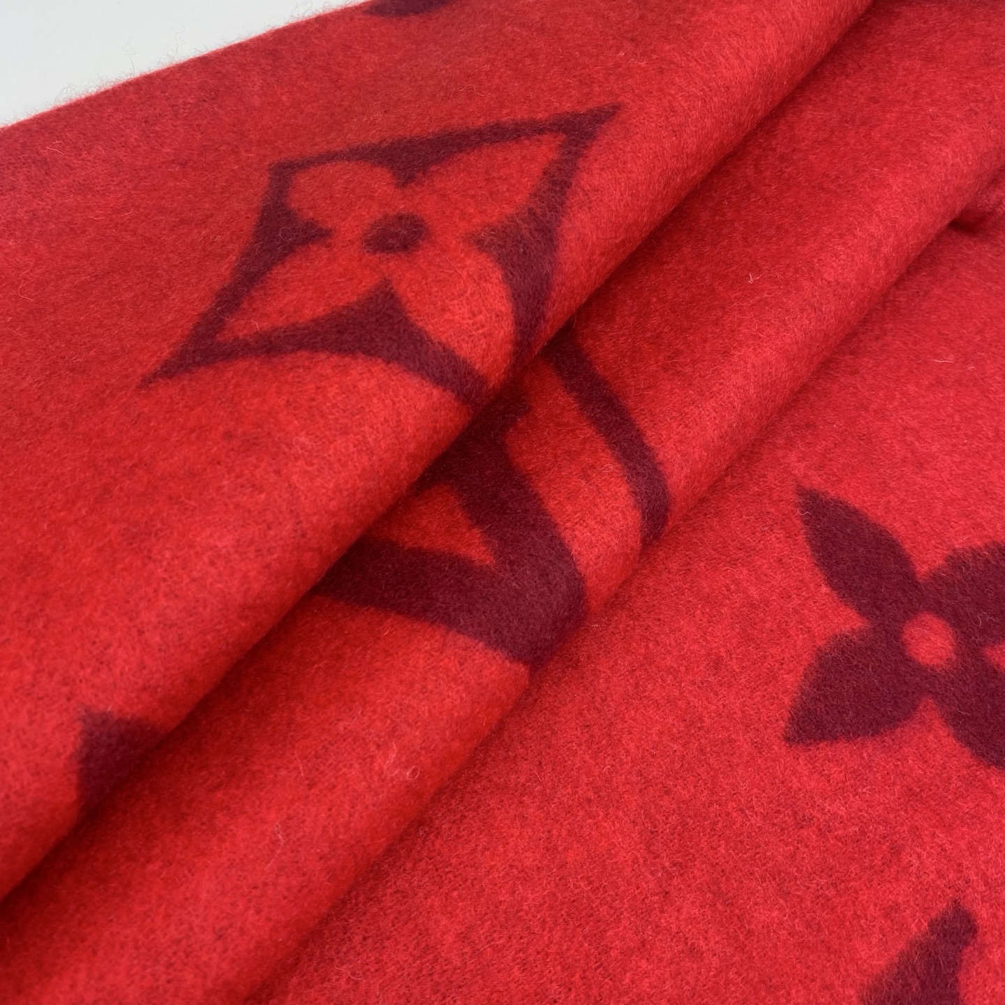  「芯片版」1v双面披肩围巾 190*45cm  100%羊绒 Reykjavik 围巾臻选丰盈羊绒，以