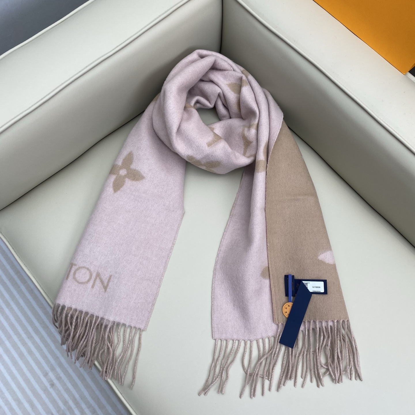  「芯片版」1v双面披肩围巾 190*45cm  100%羊绒 Reykjavik 围巾臻选丰盈羊绒，以