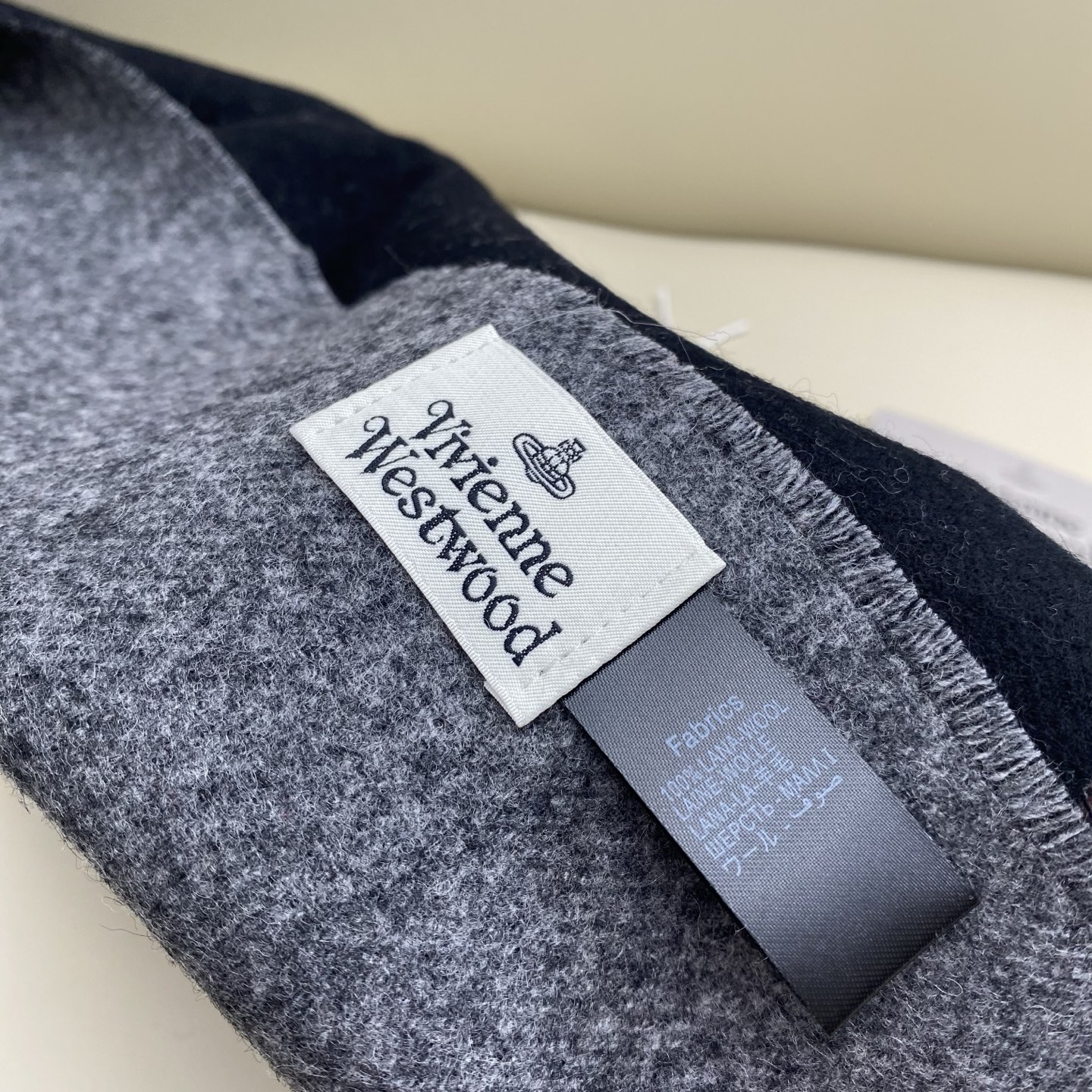  原单品质！英国朋克教母
“西太后Vivienne Westwood”最爱的土星❗❗
从精神上，Vive