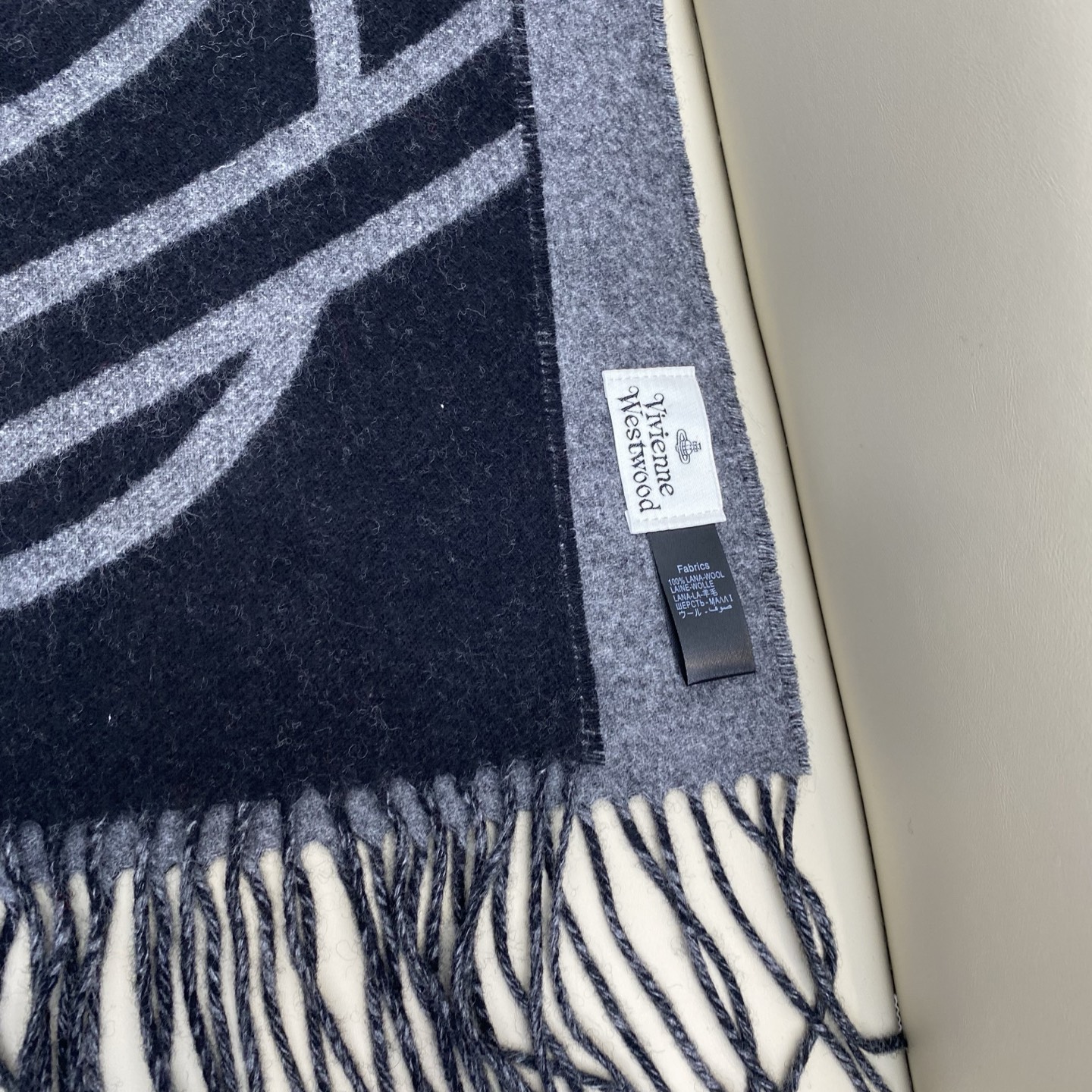  原单品质！英国朋克教母
“西太后Vivienne Westwood”最爱的土星❗❗
从精神上，Vive