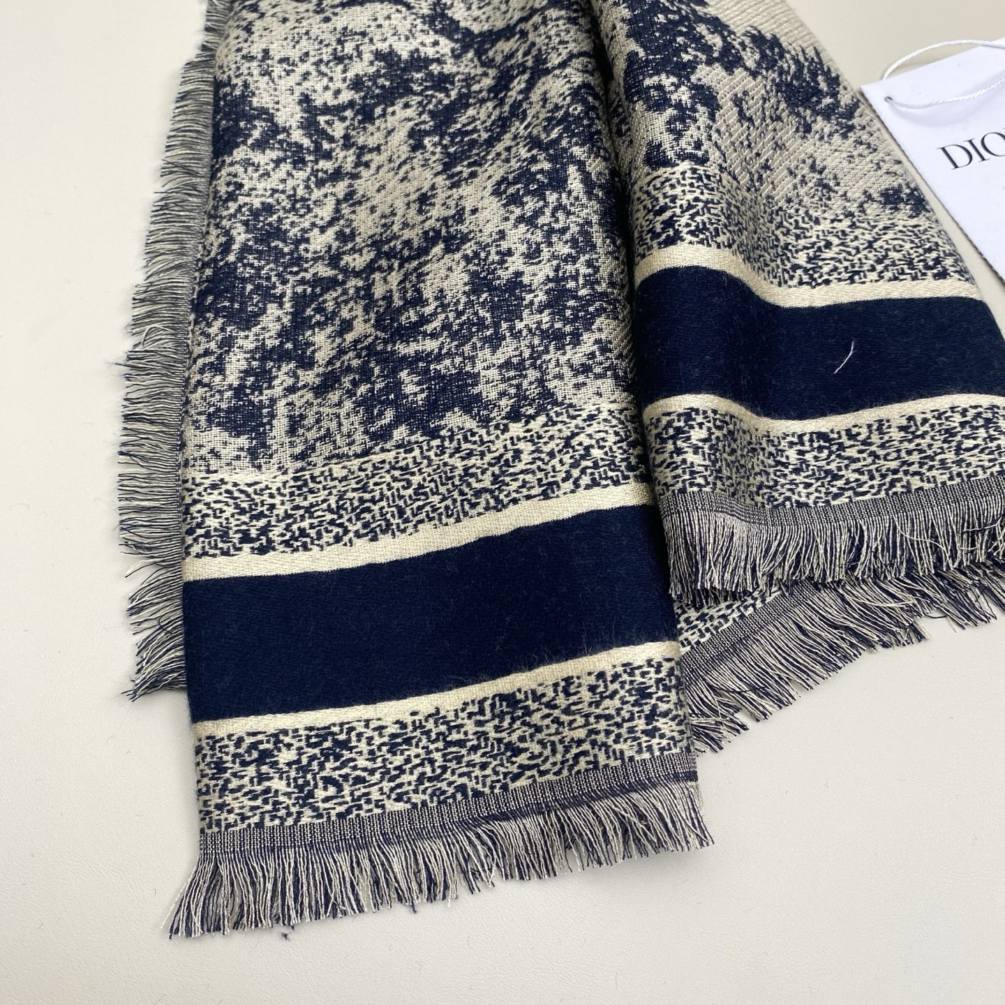 ❤️CD原版定制 画图用了半个月时间 爆款推荐 剪花动物方巾 复古做旧颜色 四边剪花提花工艺 经典丛林主