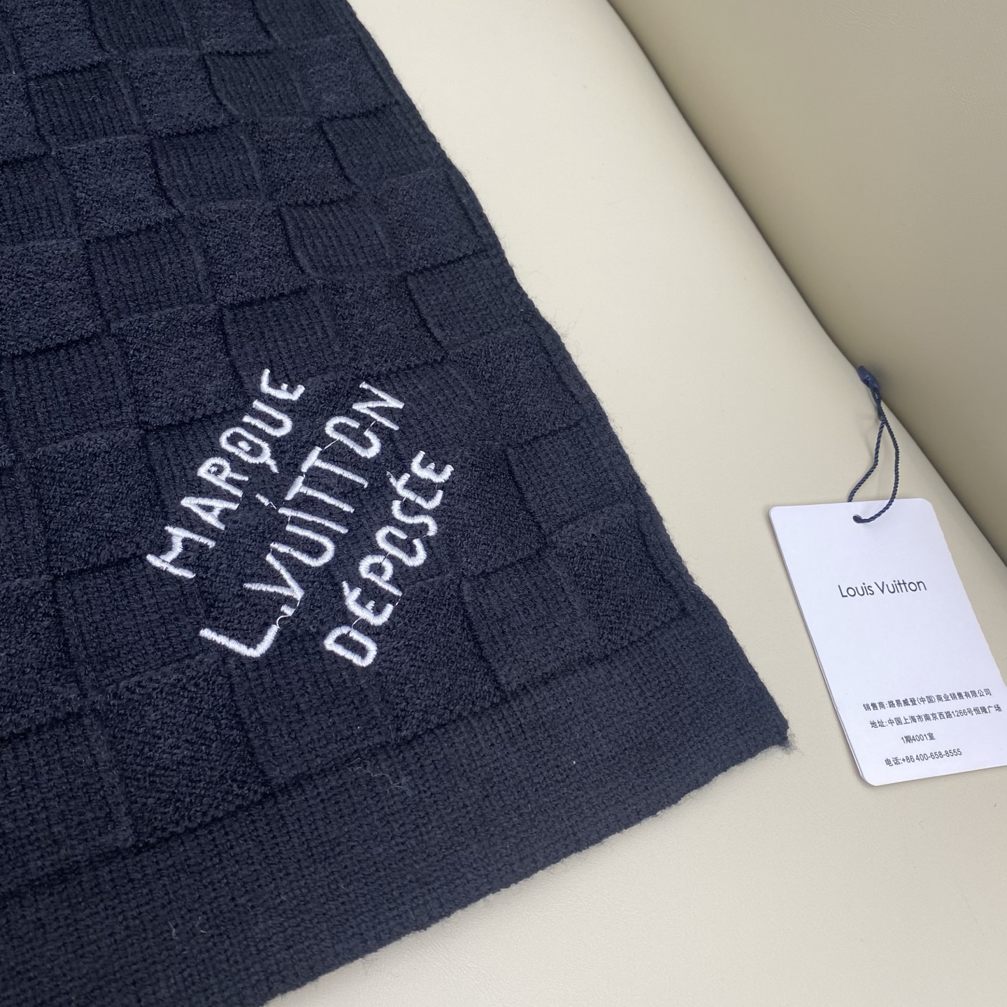 Louis Vuitto. new scarf 新款出货🆕Damier Snug 围巾以绵羊毛针织呈现立