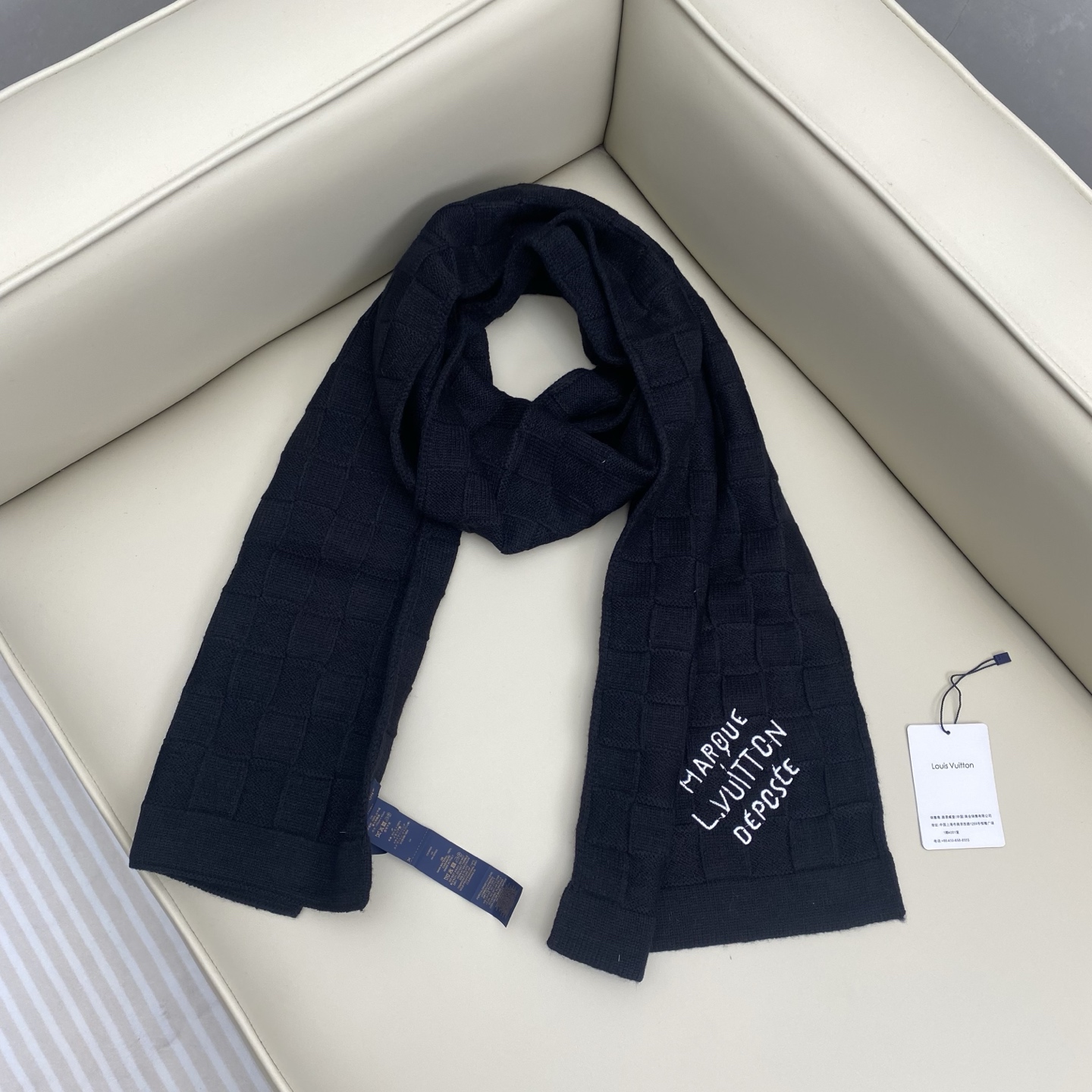 Louis Vuitto. new scarf 新款出货🆕Damier Snug 围巾以绵羊毛针织呈现立