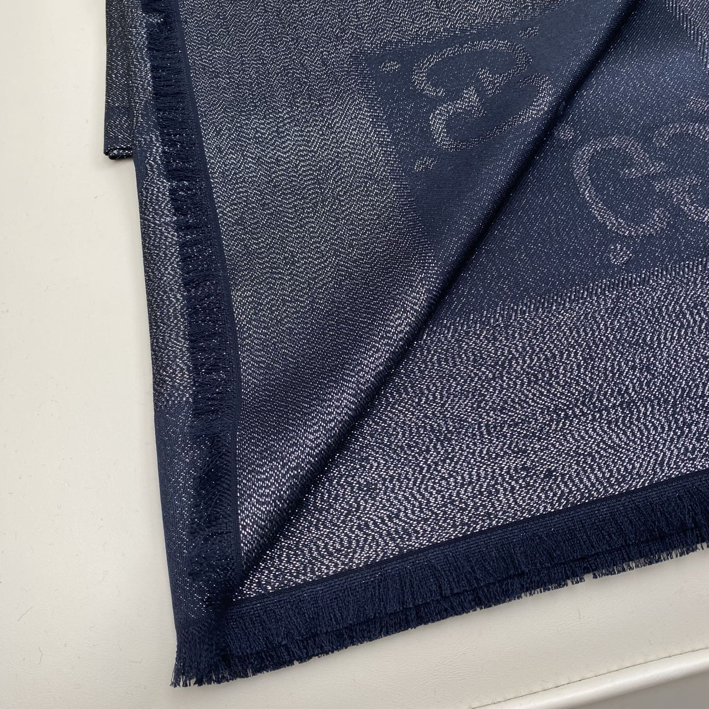 𝐆𝐆 金属提花披肩135*135cm.32%粘胶纤维.25%绵.24%羊毛.11%桑蚕丝.8%金属化纤维