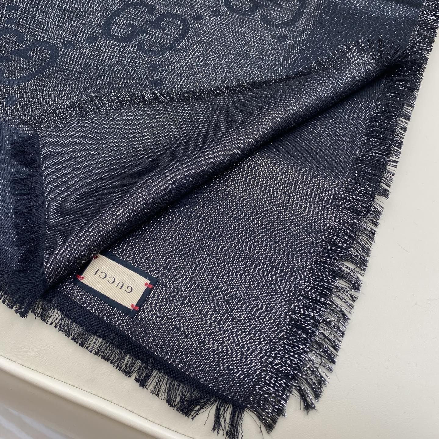 𝐆𝐆 金属提花披肩135*135cm.32%粘胶纤维.25%绵.24%羊毛.11%桑蚕丝.8%金属化纤维