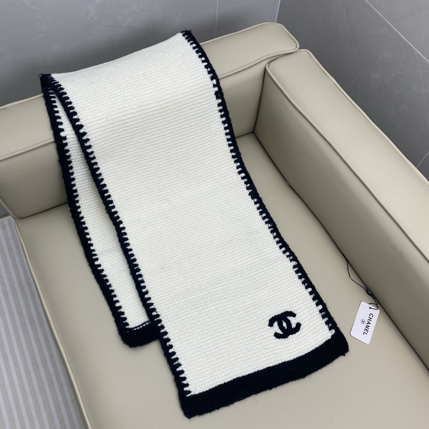 香奈儿系列货 专供viP 产品 ♥顶级苏格兰进口绵羊毛 回钩针法使围巾赋有弹性且柔软亲肤 🤩🤩 无比的高