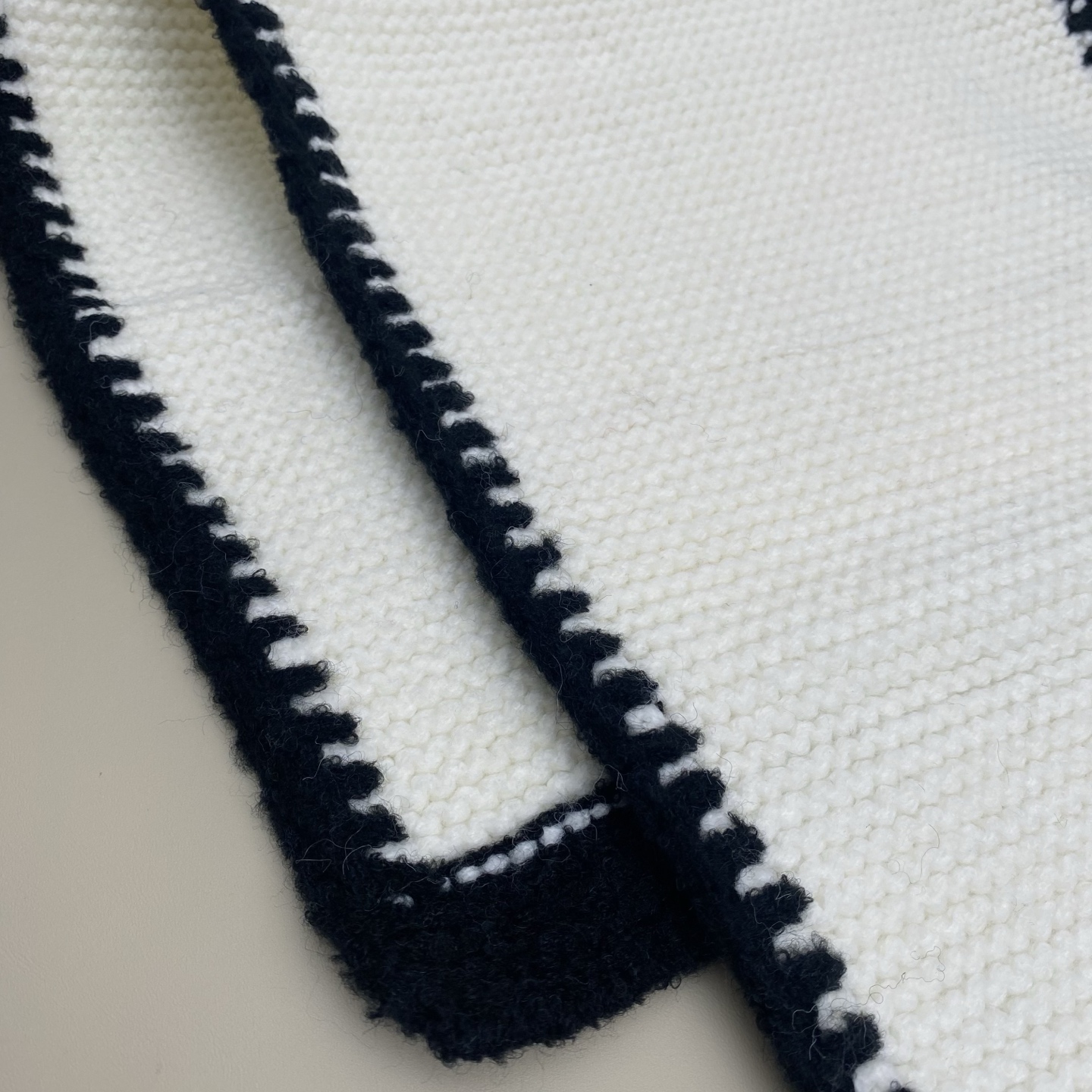 香奈儿系列货 专供viP 产品 ♥顶级苏格兰进口绵羊毛 回钩针法使围巾赋有弹性且柔软亲肤 🤩🤩 无比的高