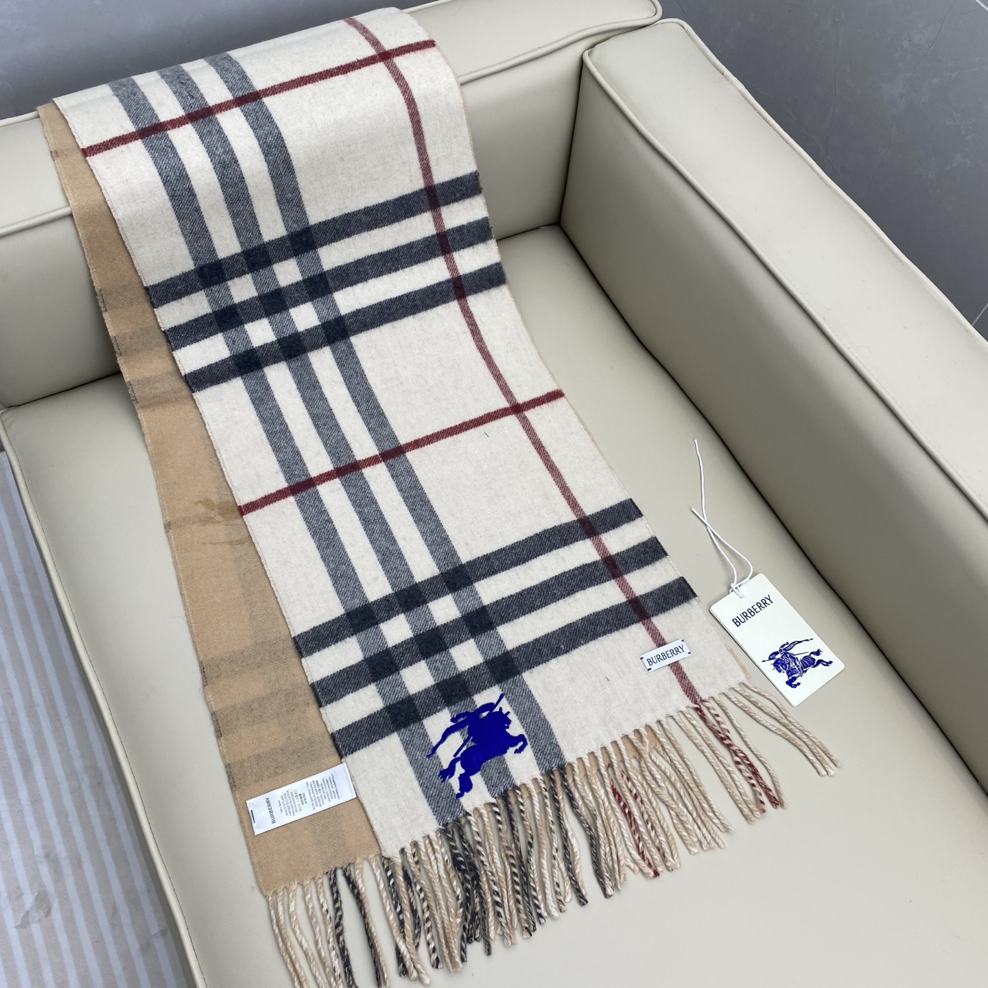 ❤️最新款 双面刺绣➕印花➕提花 大密度双面羊绒格子围巾 超高难度工艺 绝非一般coPy能做 原版开板 