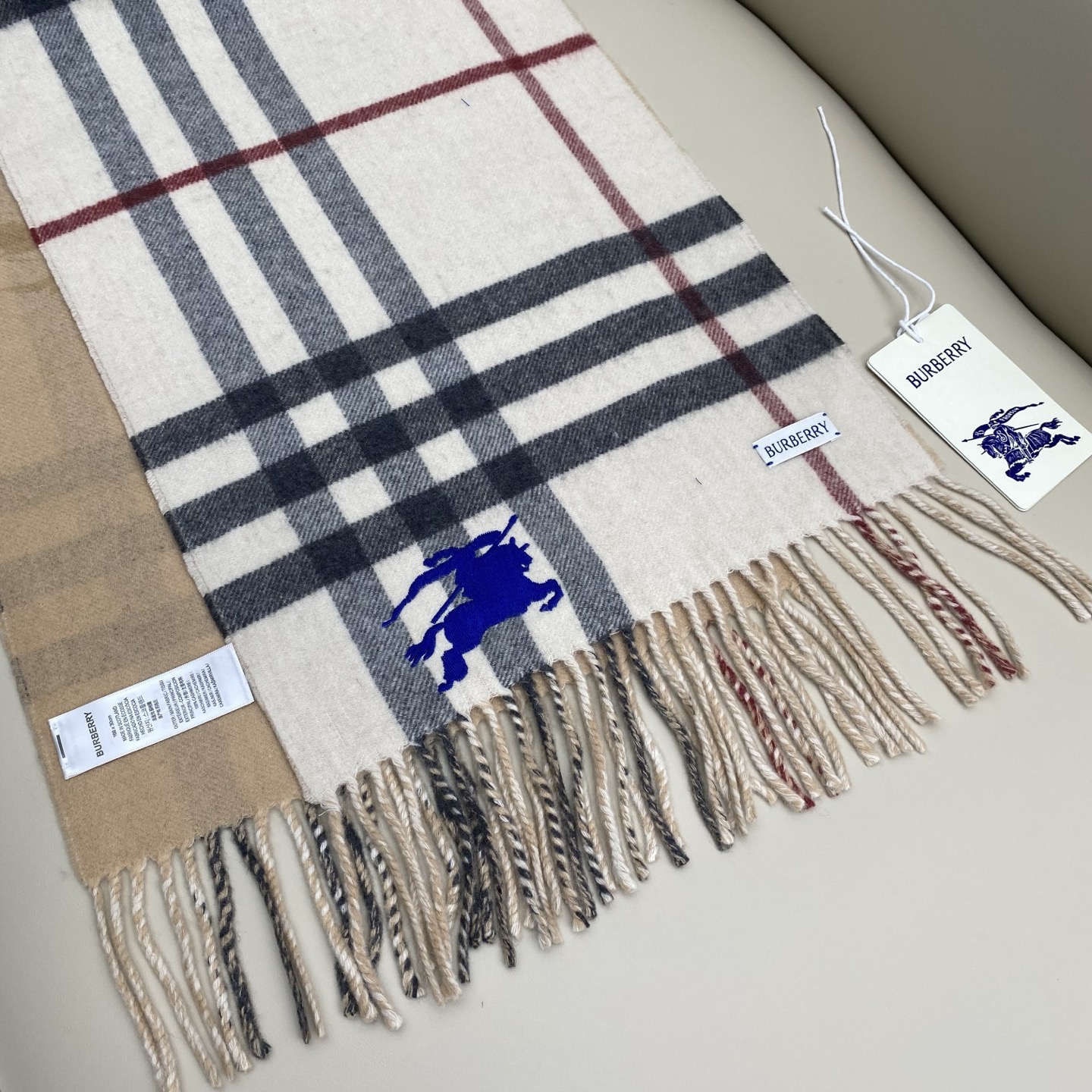 ❤️最新款 双面刺绣➕印花➕提花 大密度双面羊绒格子围巾 超高难度工艺 绝非一般coPy能做 原版开板 