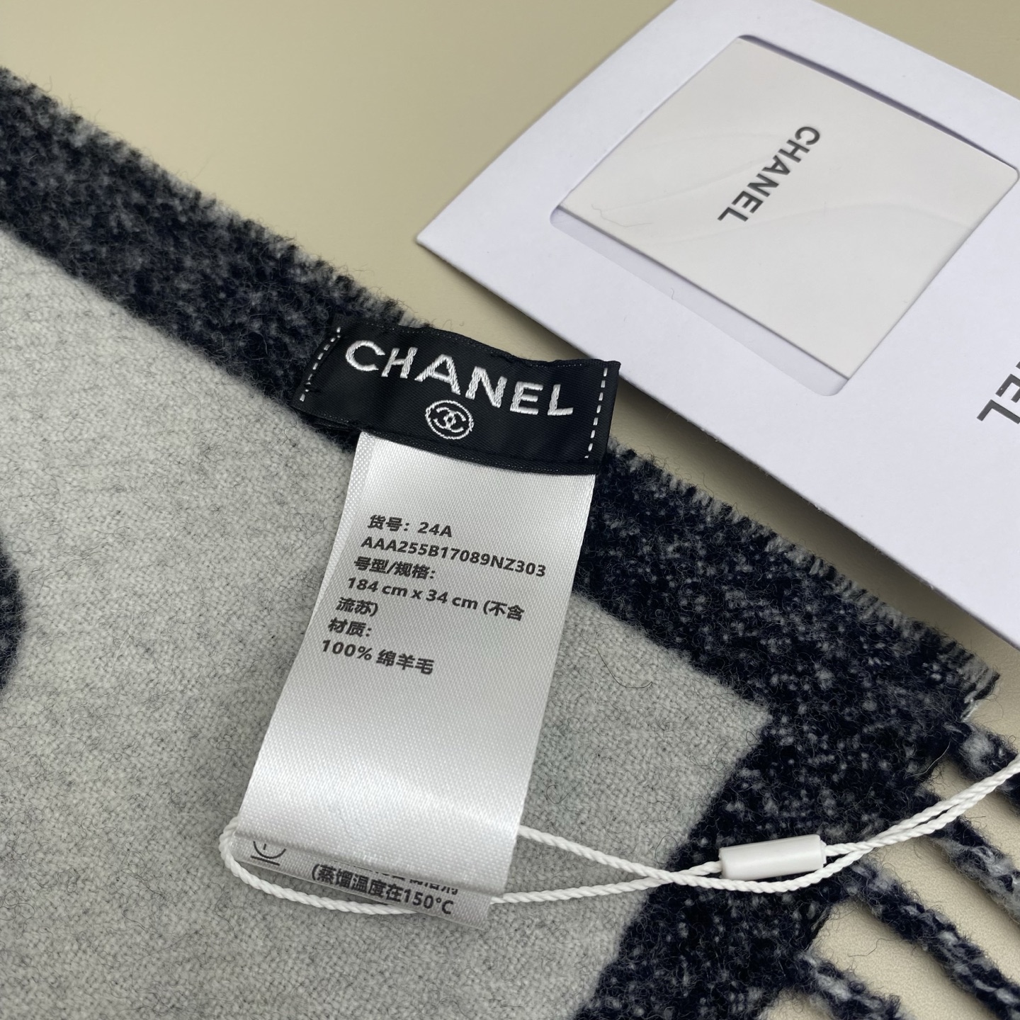 𝑪𝒉香香 25𝐀𝐁羊毛围巾195*35cm 100%棉羊毛手感软软的薄款围巾，简单的双色搭配设计，超级百
