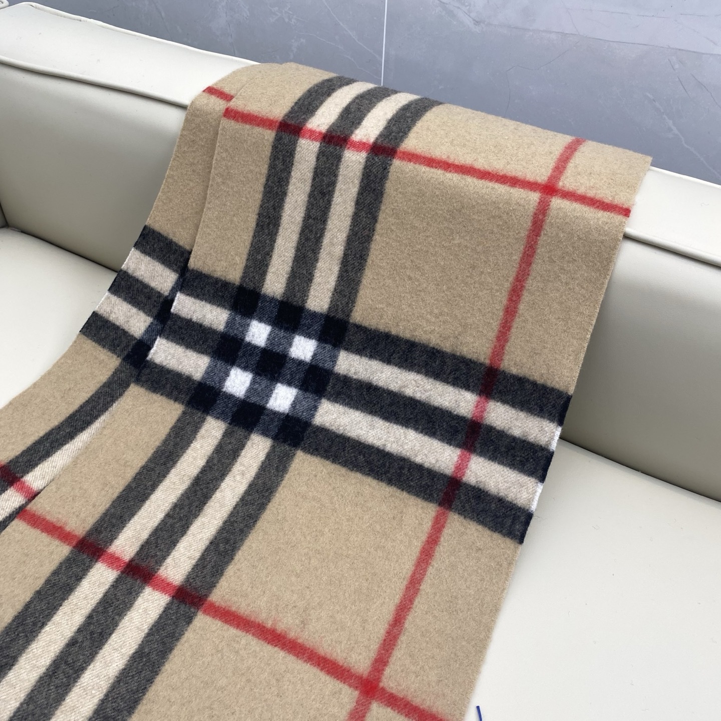 高版 高克重150 𝐁𝐁𝐫 经典格纹围巾180*30cm.100%山羊绒 经典格纹羊绒围巾,整个制作流程