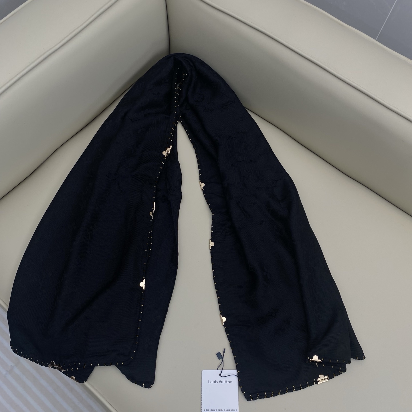 爆款系列除了贵没毛病【铜片金线momgo】140*140cm,～1同步专柜官网✨非常气质~40%真丝，6