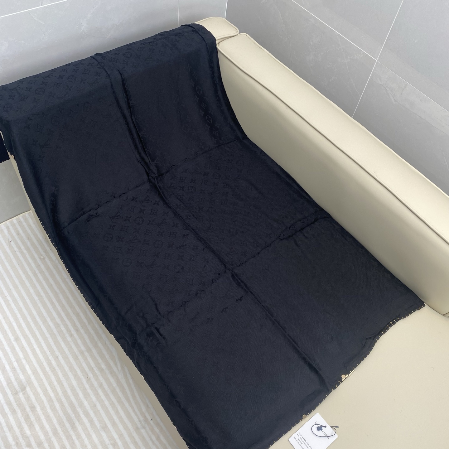 爆款系列除了贵没毛病【铜片金线momgo】140*140cm,～1同步专柜官网✨非常气质~40%真丝，6