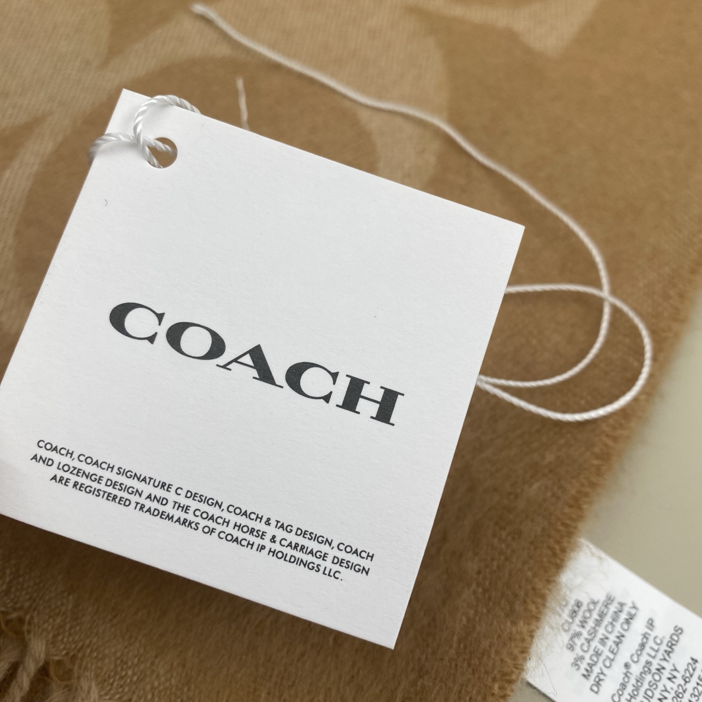 【COCAH · 蔻驰新款大C字母】专柜都在抢货的节奏❗️【高端原版尾单全套辅料齐全】Coach经典C字