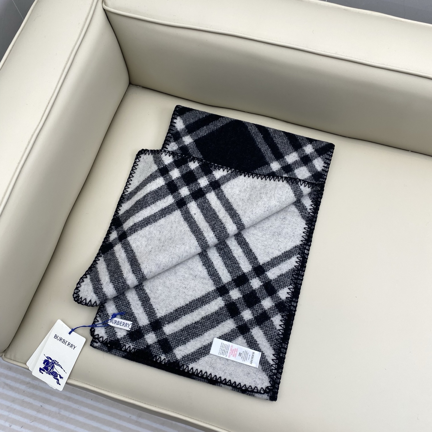 ￼ （全智贤同款，百分百对版）Burberry可遇不可求的王炸级单品，绝对是独家级别，工艺与材料完全与正