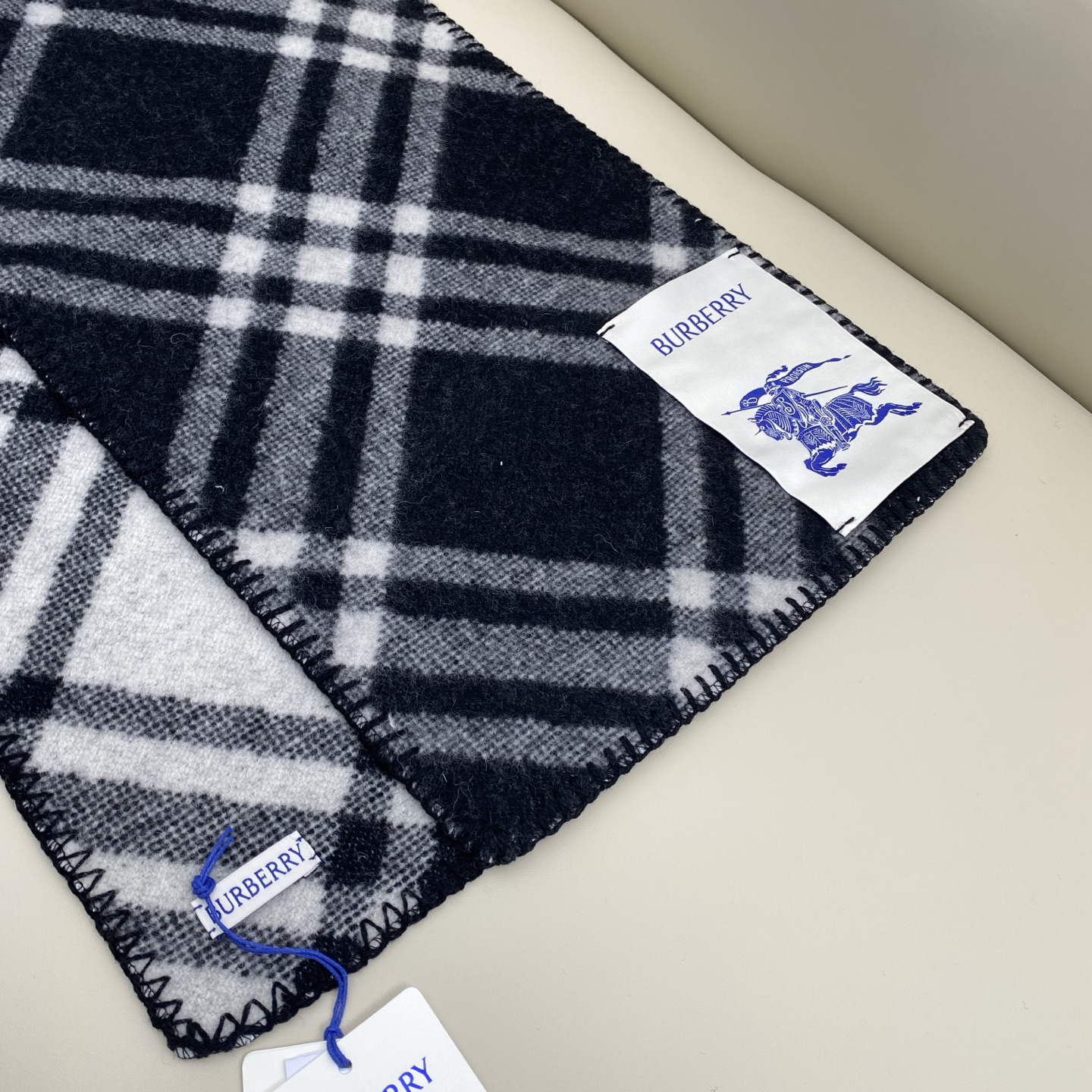 ￼ （全智贤同款，百分百对版）Burberry可遇不可求的王炸级单品，绝对是独家级别，工艺与材料完全与正