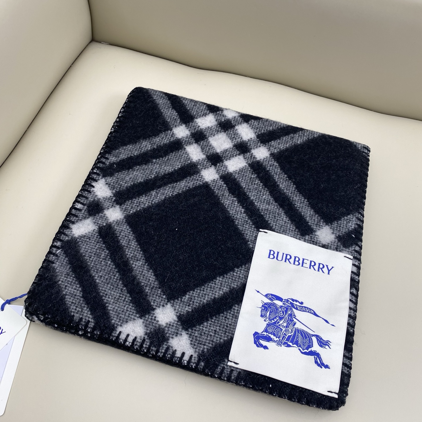 ￼ （全智贤同款，百分百对版）Burberry可遇不可求的王炸级单品，绝对是独家级别，工艺与材料完全与正