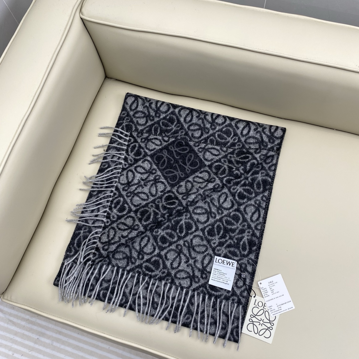 🔥🔥 火爆全网的 𝐋𝐨𝐞𝐰𝐞 ，原单品质！· - 双面Anagram 缇花图案 浅系配色，植绒logoS