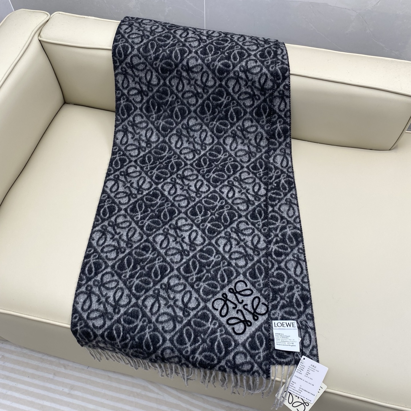 🔥🔥 火爆全网的 𝐋𝐨𝐞𝐰𝐞 ，原单品质！· - 双面Anagram 缇花图案 浅系配色，植绒logoS