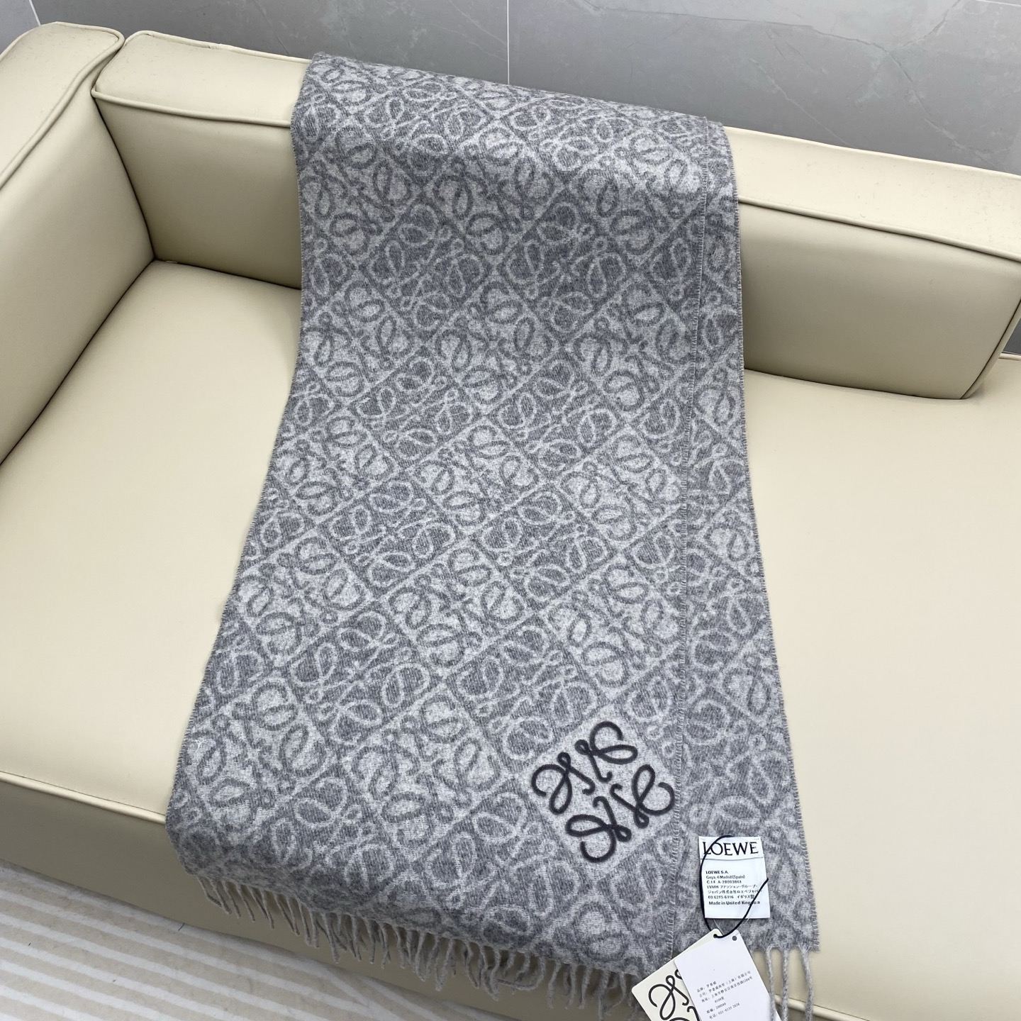 🔥🔥 火爆全网的 𝐋𝐨𝐞𝐰𝐞 ，原单品质！· - 双面Anagram 缇花图案 浅系配色，植绒logoS